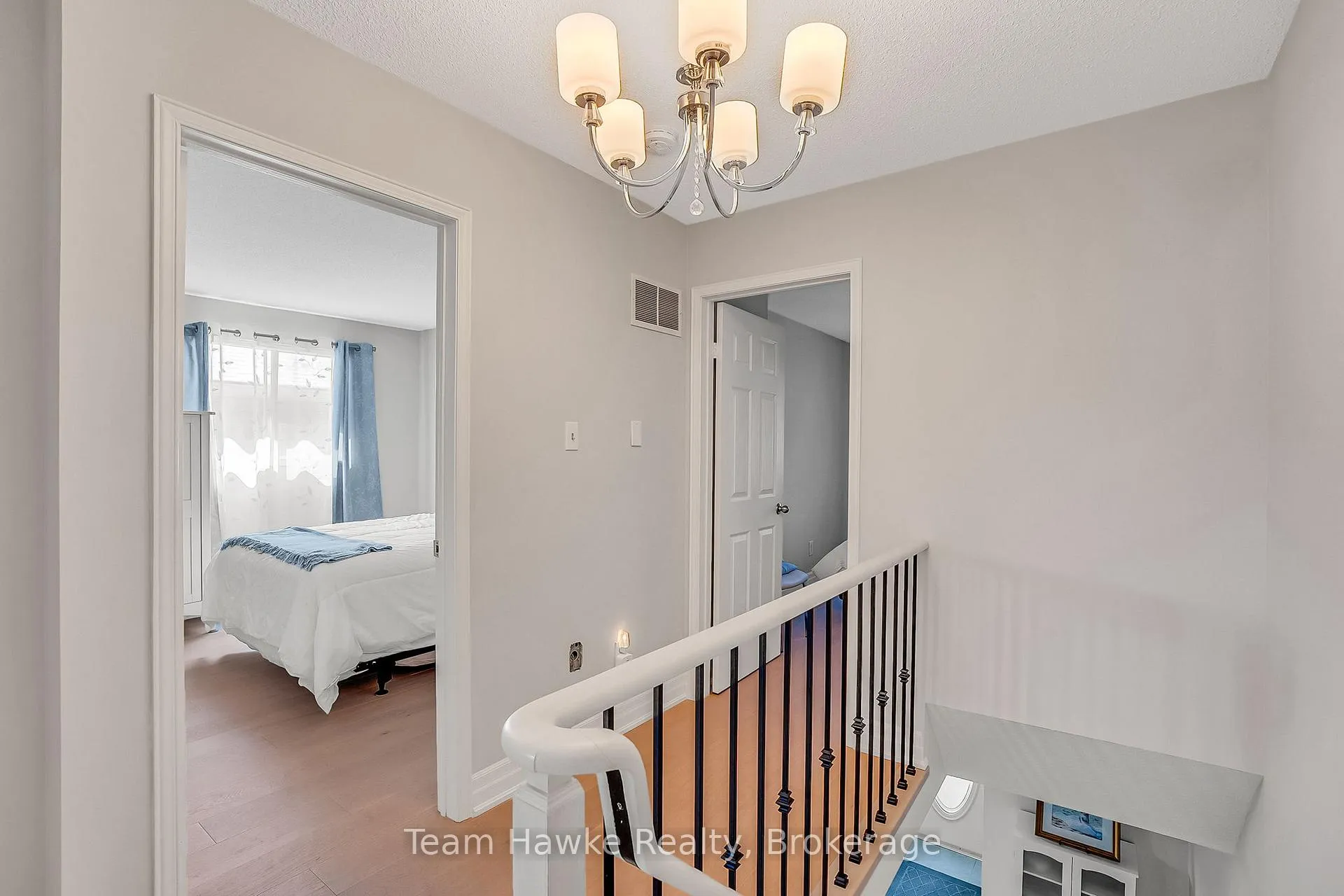 Photo 13 of 15 White Boulevard, Vaughan, Brownridge — HOMEH