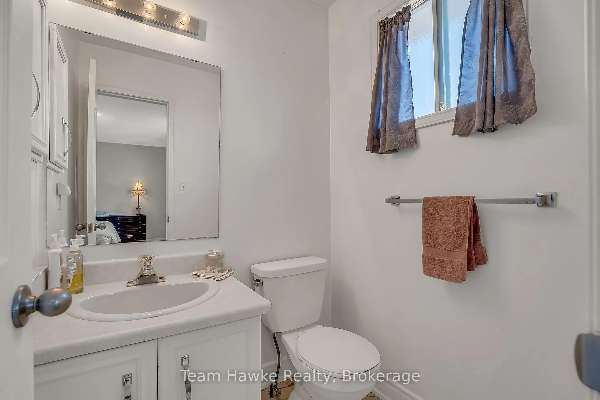 Photo 17 of 15 White Boulevard, Vaughan, Brownridge — HOMEH
