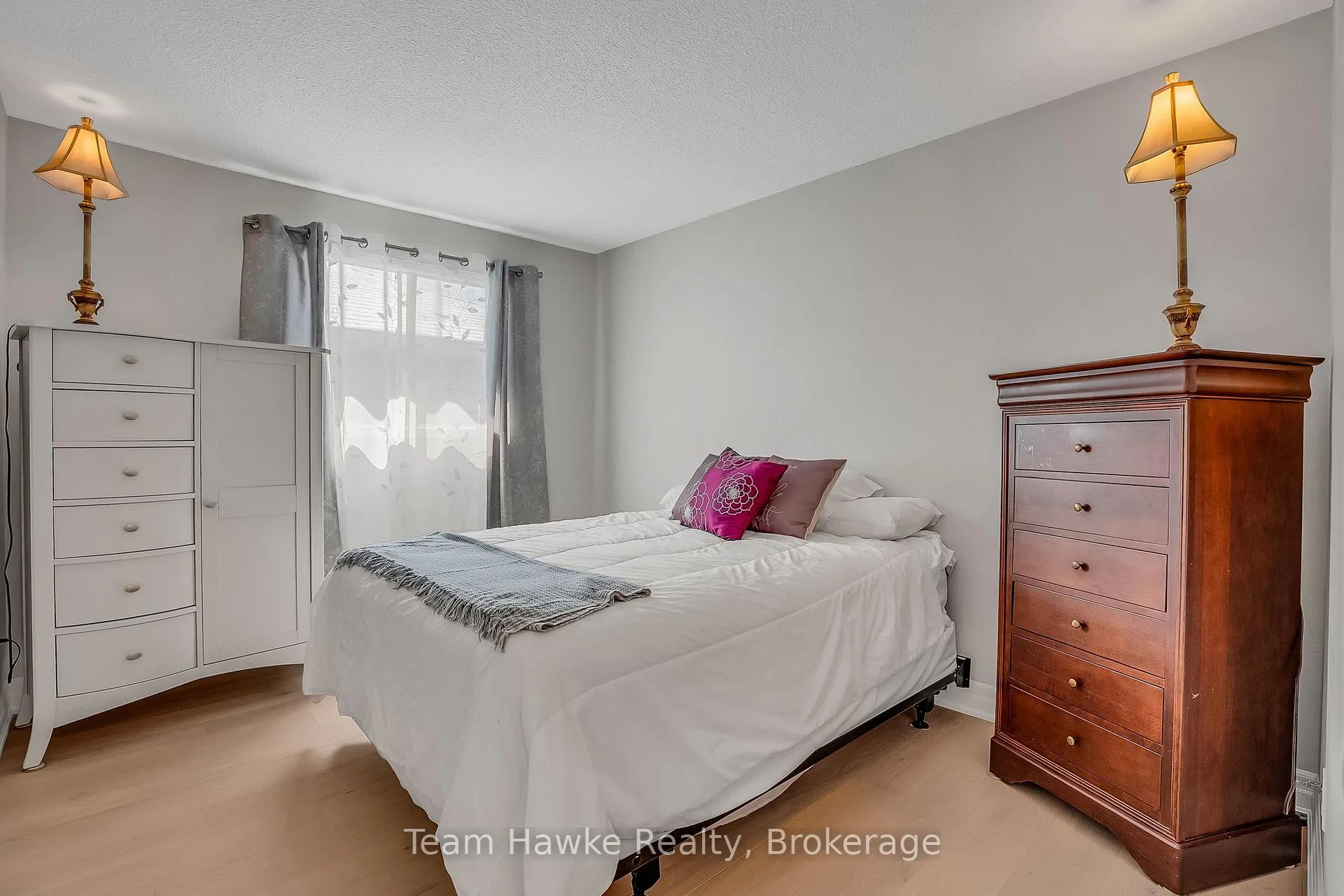 Photo 18 of 15 White Boulevard, Vaughan, Brownridge — HOMEH