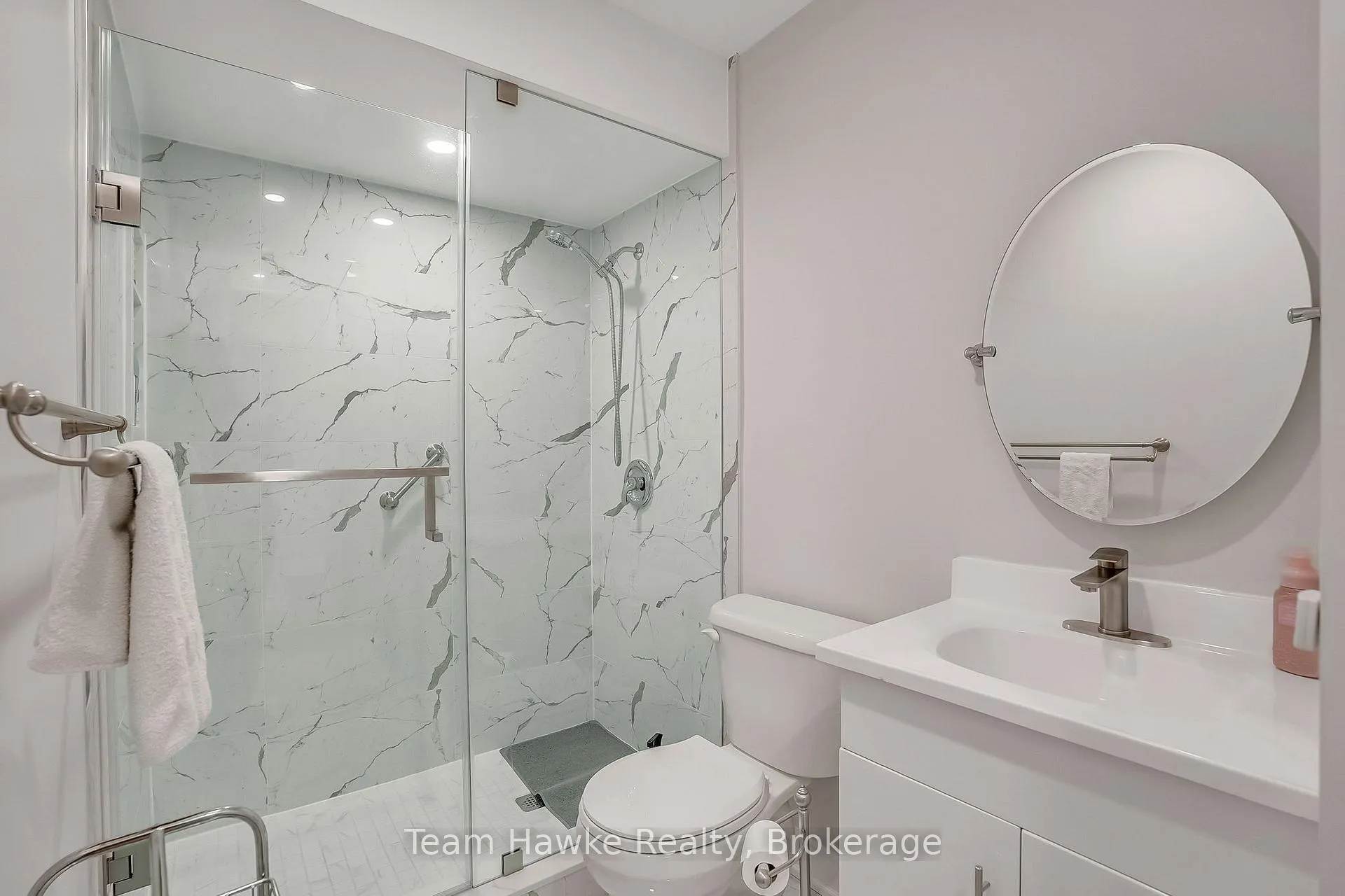 Photo 20 of 15 White Boulevard, Vaughan, Brownridge — HOMEH