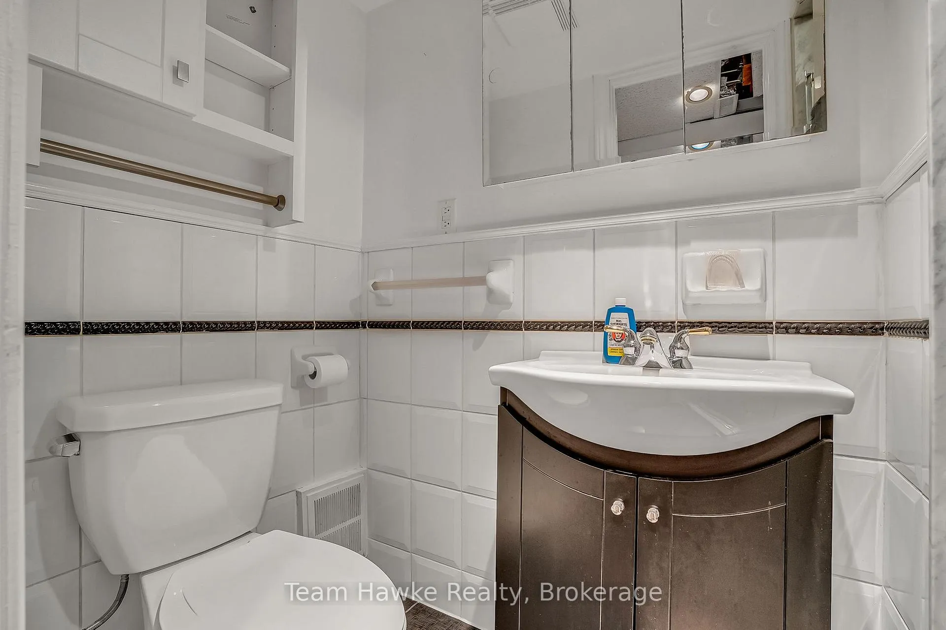 Photo 23 of 15 White Boulevard, Vaughan, Brownridge — HOMEH