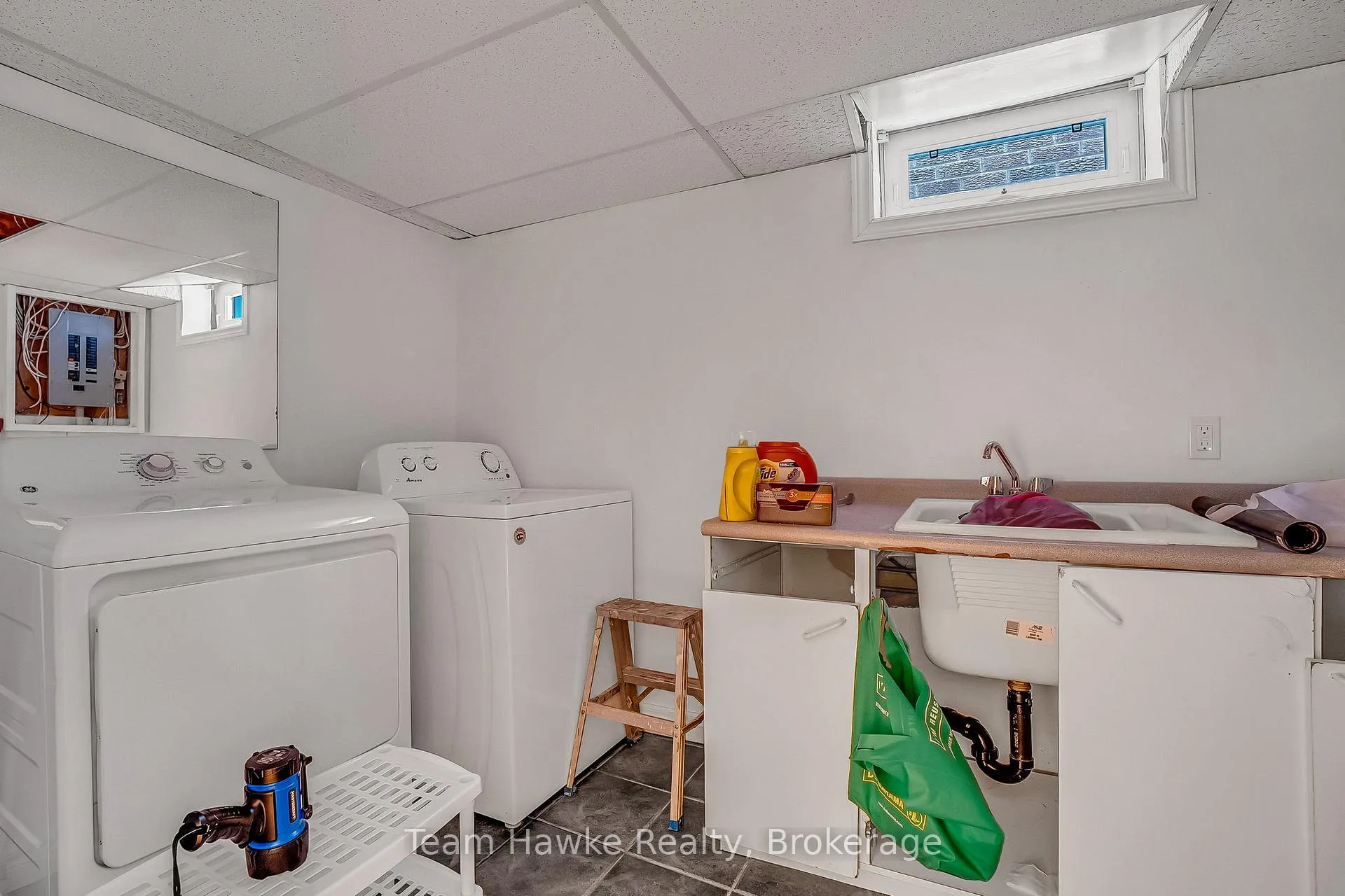 Photo 24 of 15 White Boulevard, Vaughan, Brownridge — HOMEH
