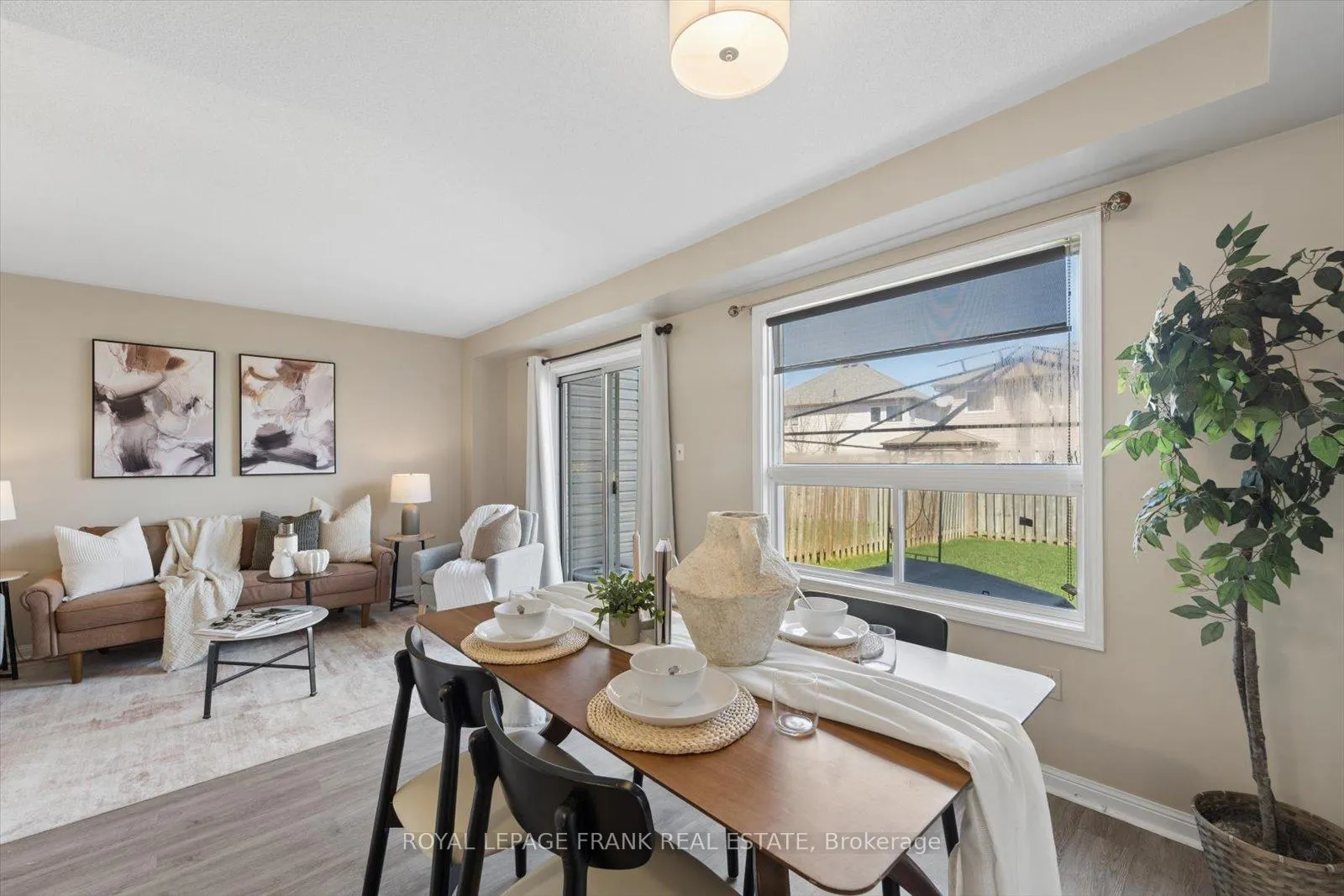 Photo 8 of 48 Shady Lane Crescent, Clarington, Bowmanville — HOMEH