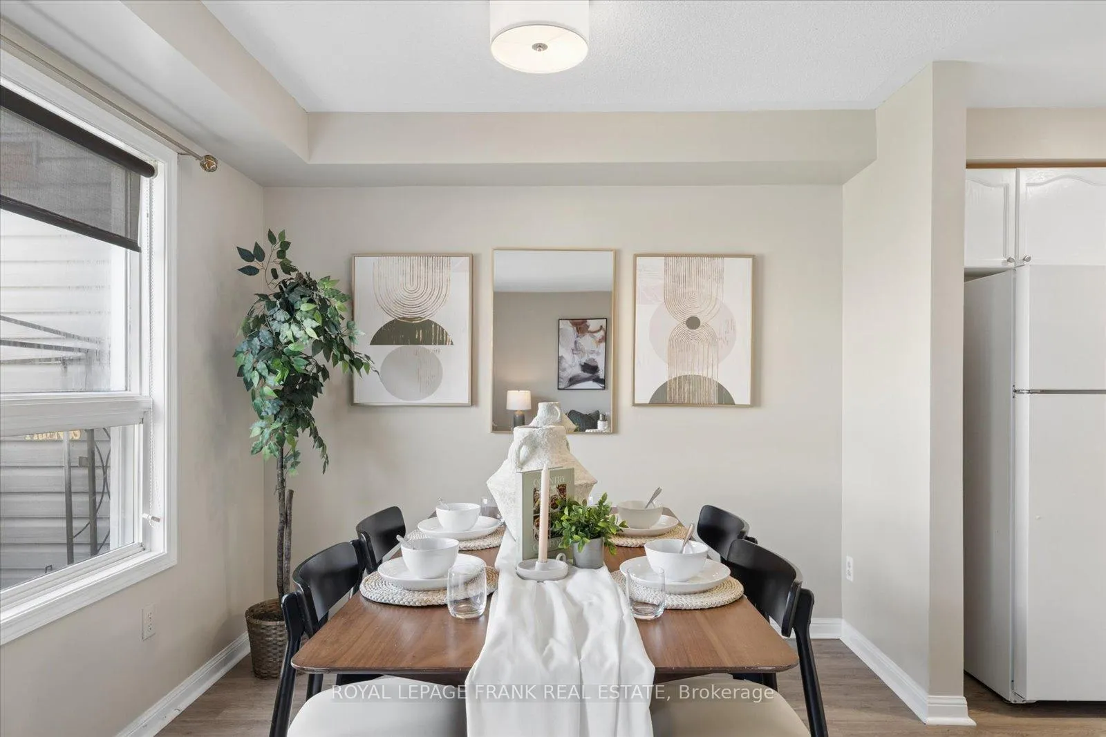 Photo 9 of 48 Shady Lane Crescent, Clarington, Bowmanville — HOMEH