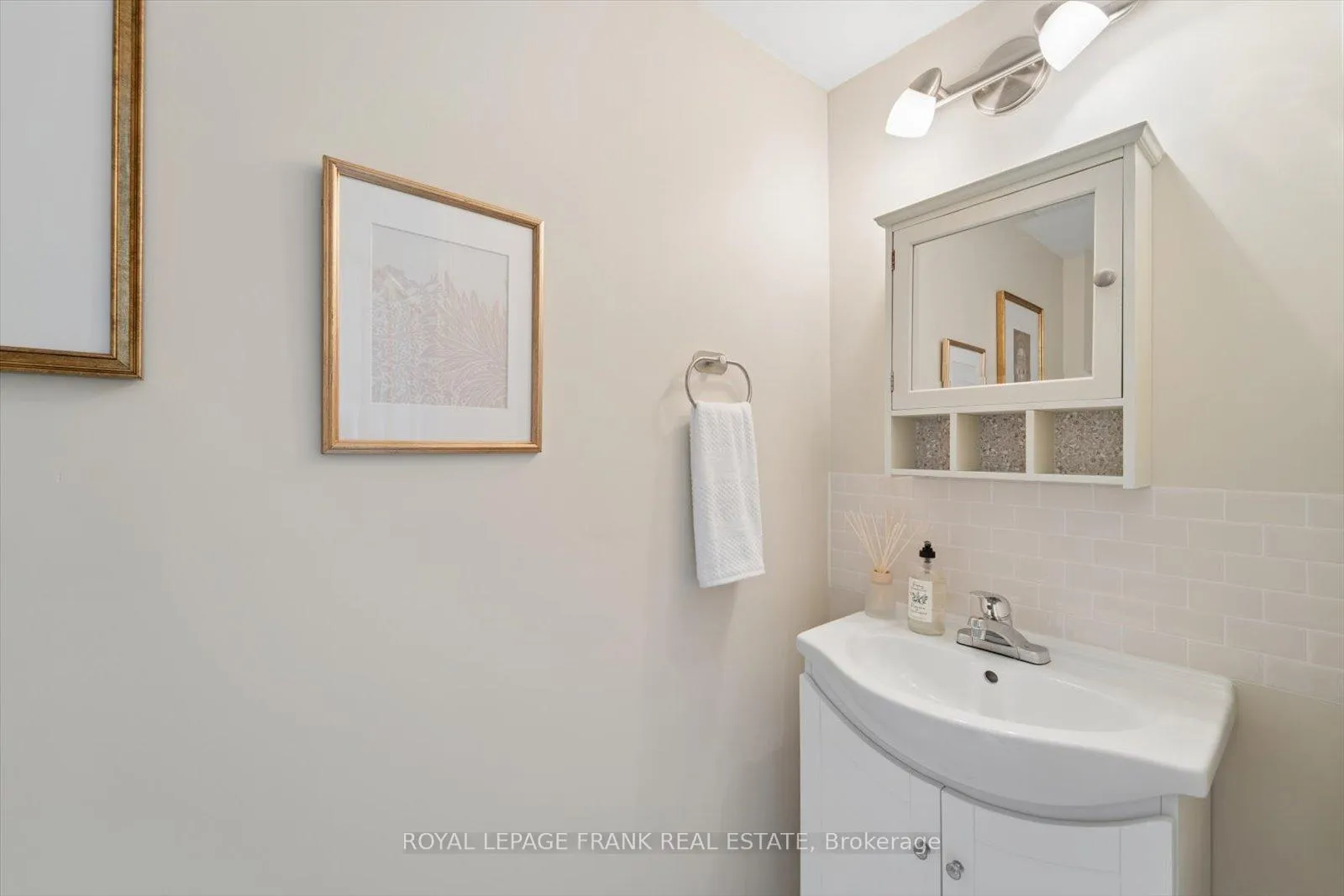 Photo 13 of 48 Shady Lane Crescent, Clarington, Bowmanville — HOMEH