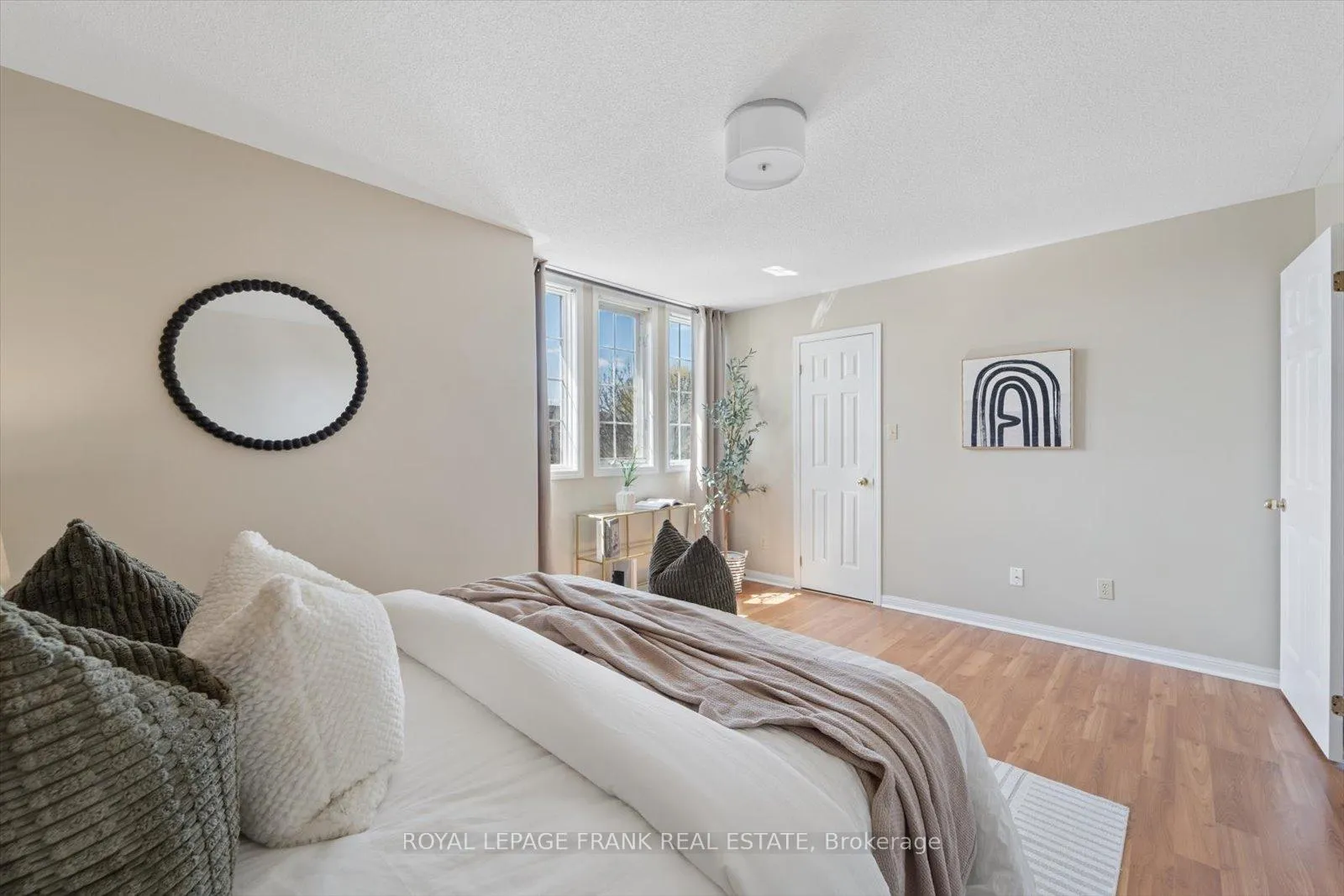 Photo 15 of 48 Shady Lane Crescent, Clarington, Bowmanville — HOMEH