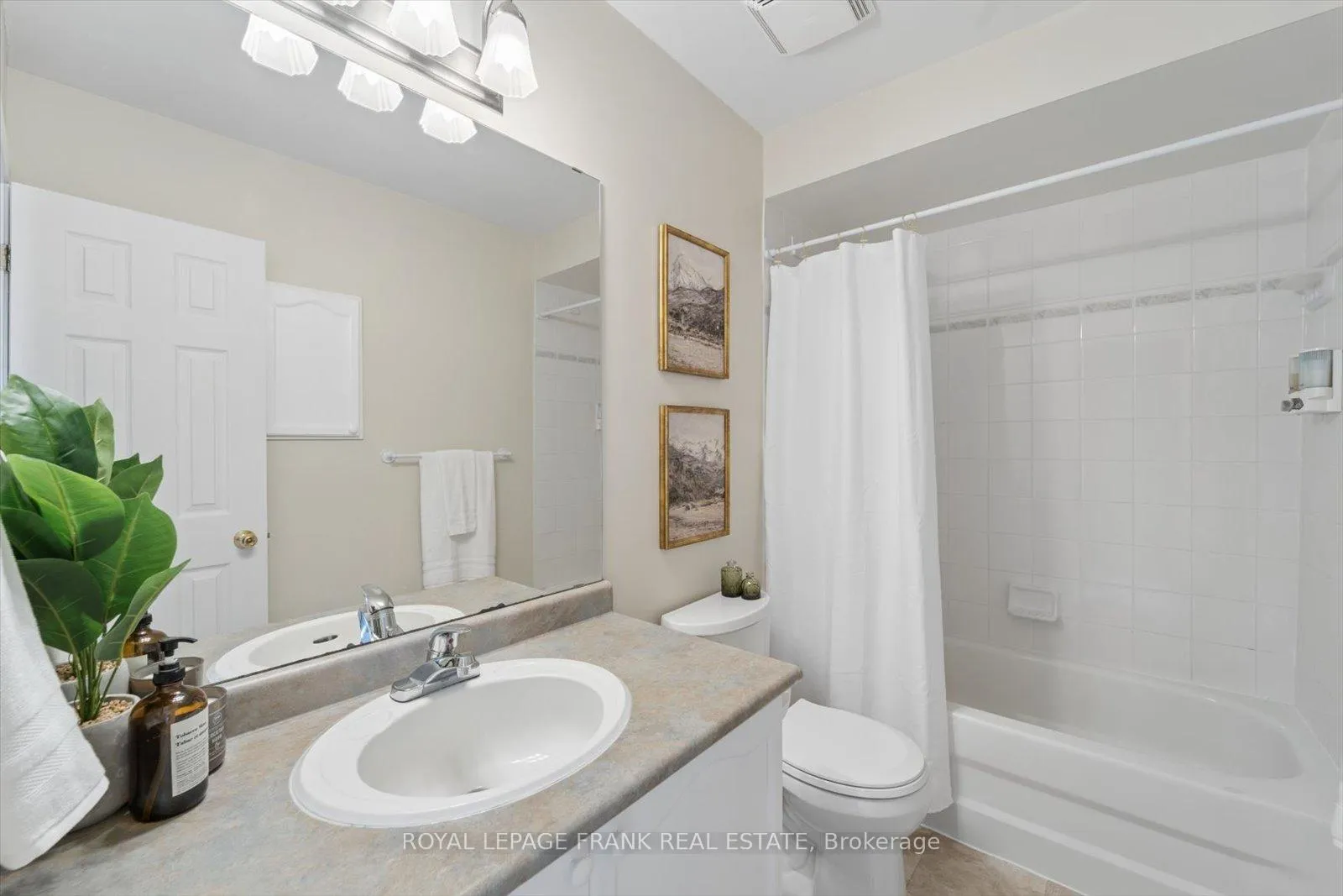 Photo 18 of 48 Shady Lane Crescent, Clarington, Bowmanville — HOMEH