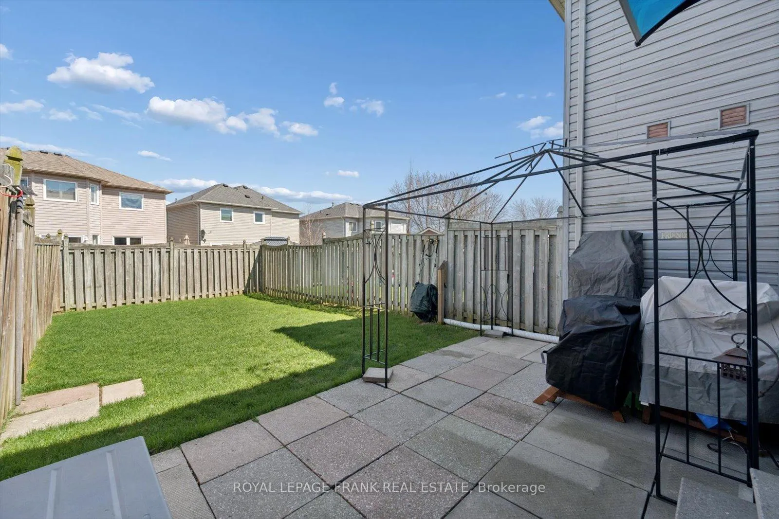 Photo 20 of 48 Shady Lane Crescent, Clarington, Bowmanville — HOMEH