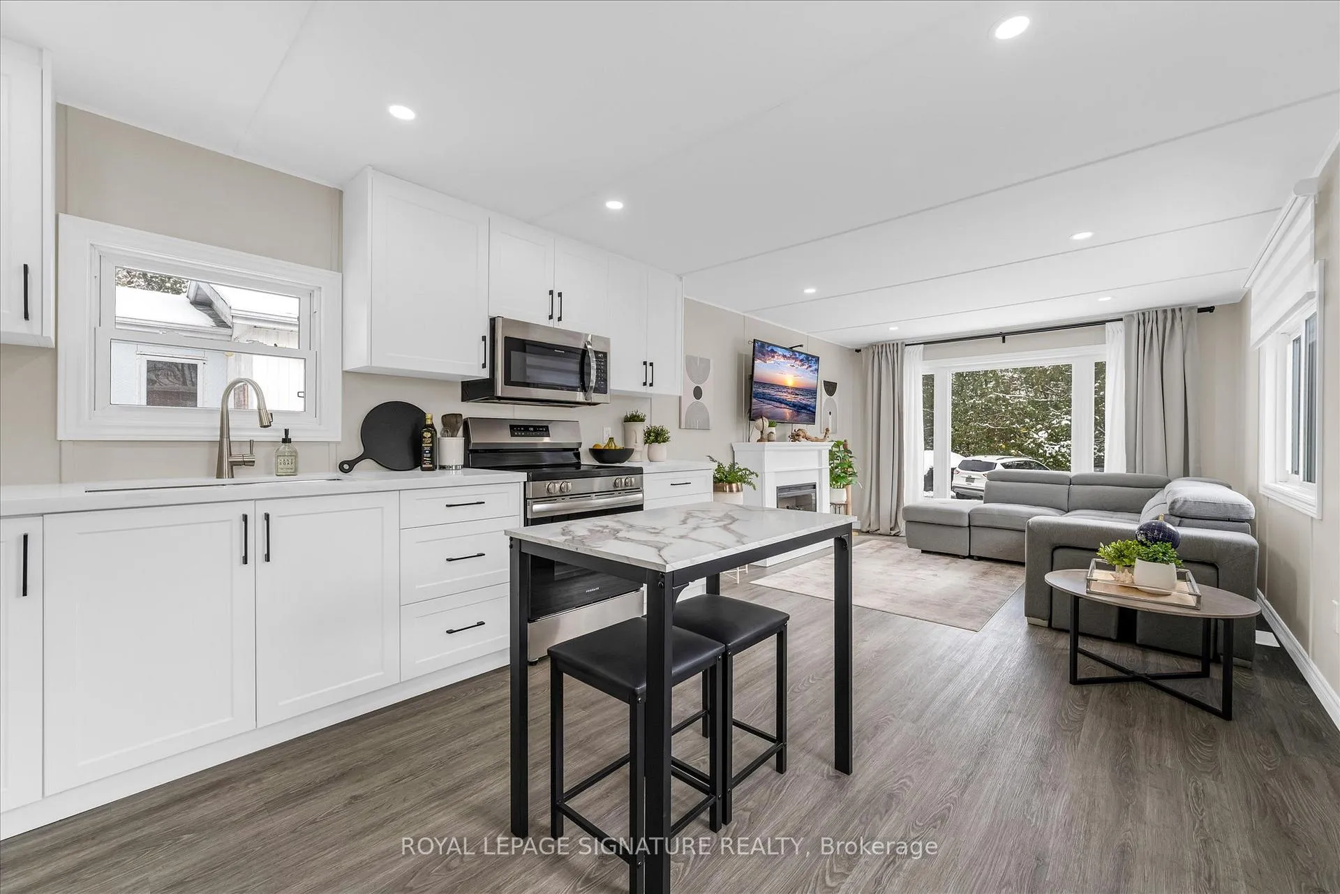 Photo 5 of 40 Hillside Crescent, Hamilton, Rural Flamborough — HOMEH