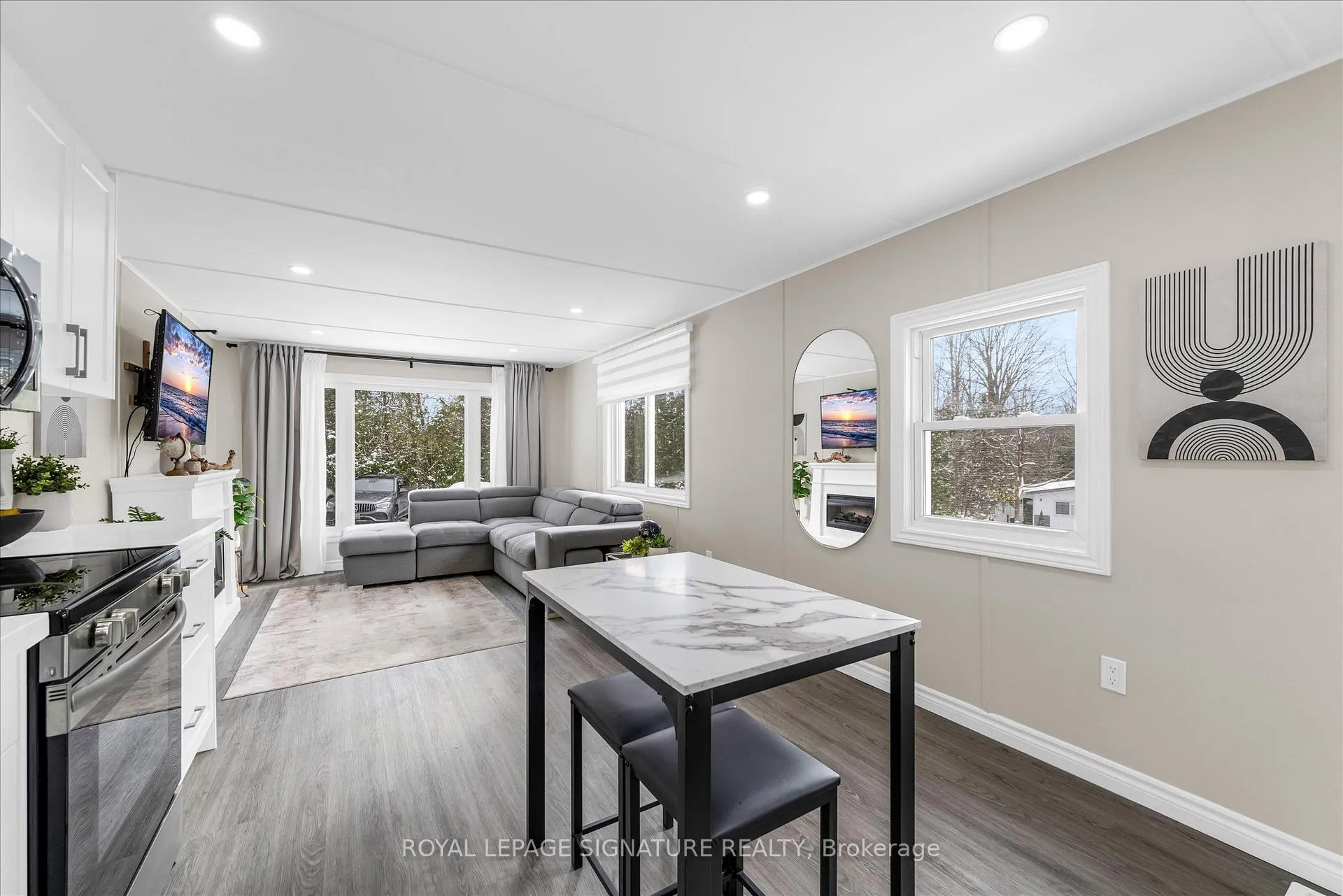 Photo 1 of 40 Hillside Crescent, Hamilton, Rural Flamborough — HOMEH