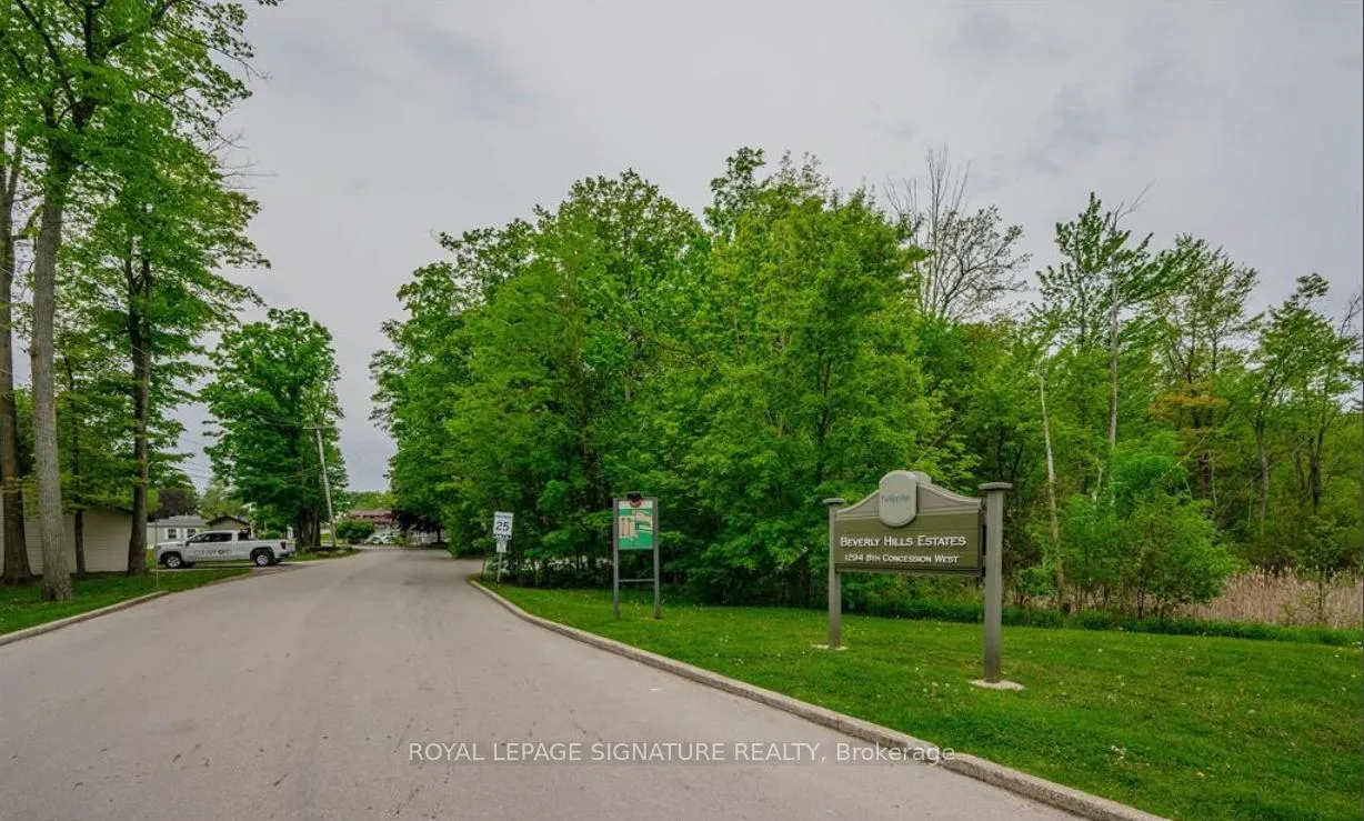 Photo 25 of 40 Hillside Crescent, Hamilton, Rural Flamborough — HOMEH
