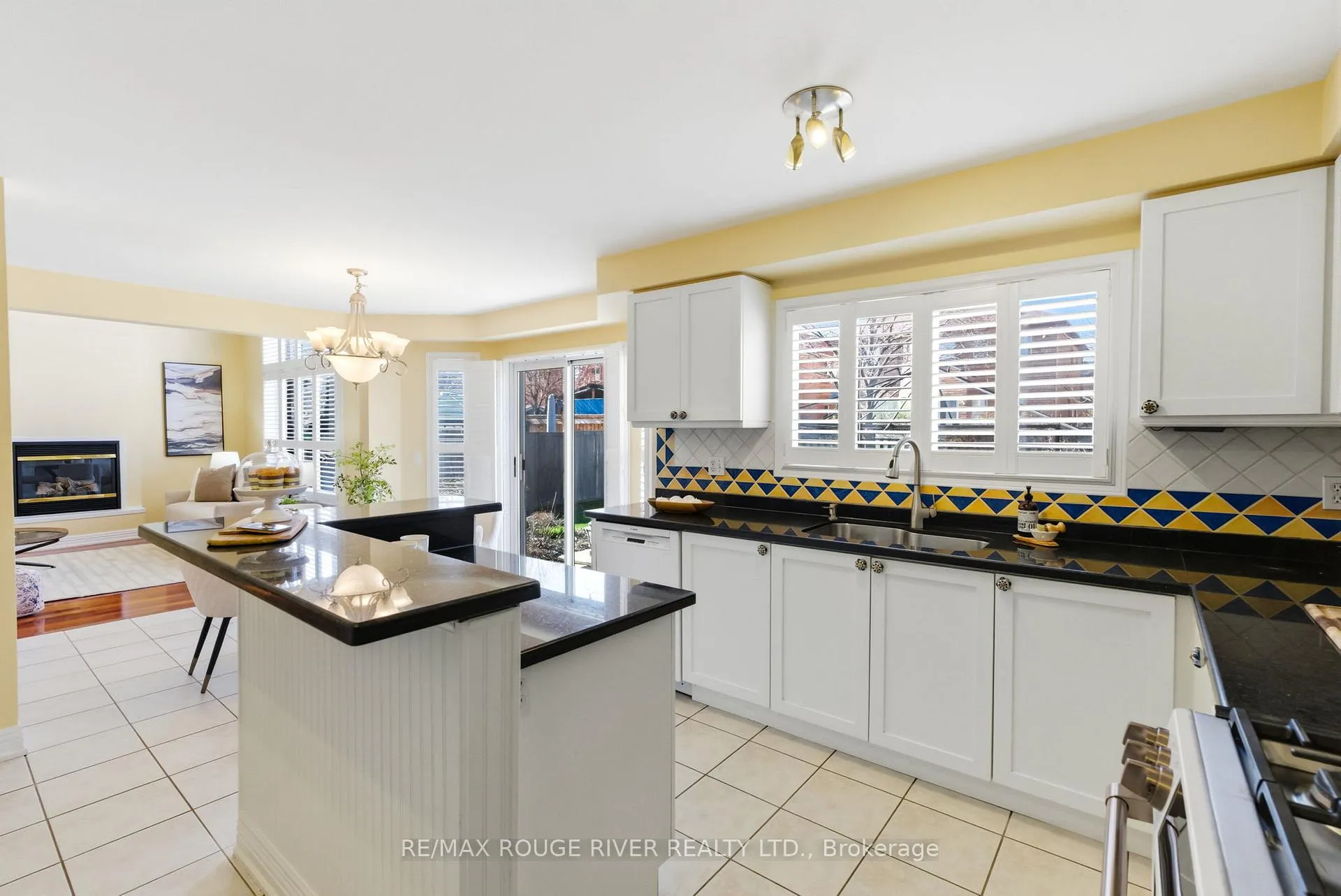 Photo 10 of 20 Twin Streams Road, Whitby, Williamsburg — HOMEH