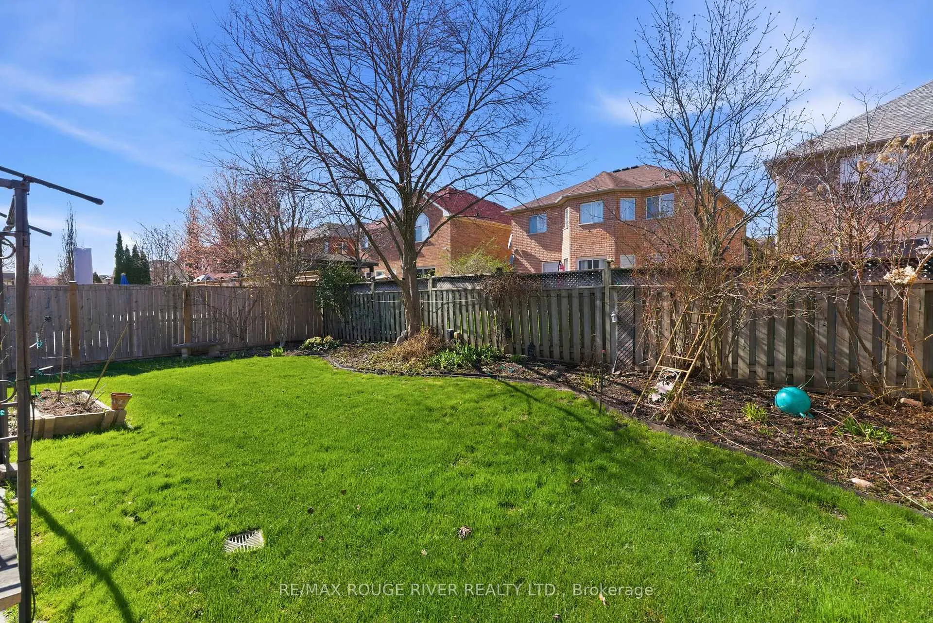 Photo 44 of 20 Twin Streams Road, Whitby, Williamsburg — HOMEH