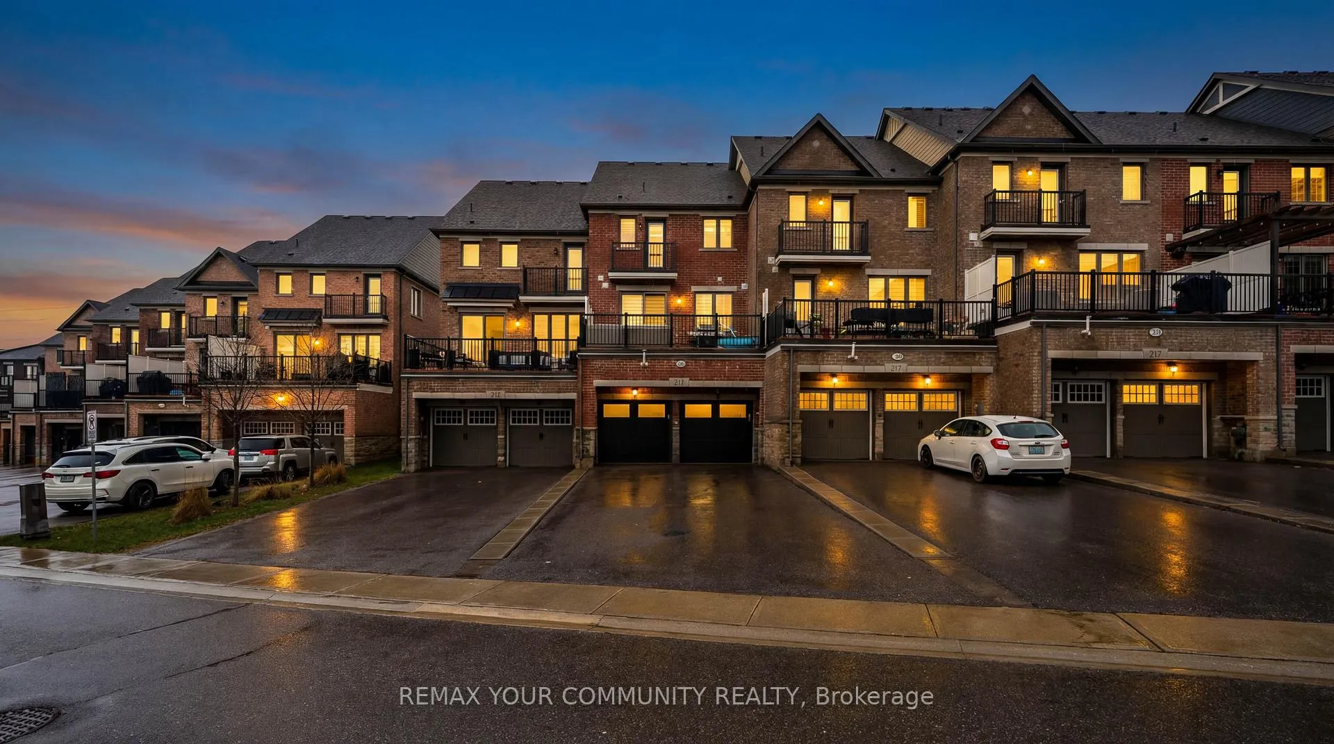 Photo 2 of 313 Kleinburg Summit Way, Vaughan, Kleinburg — HOMEH