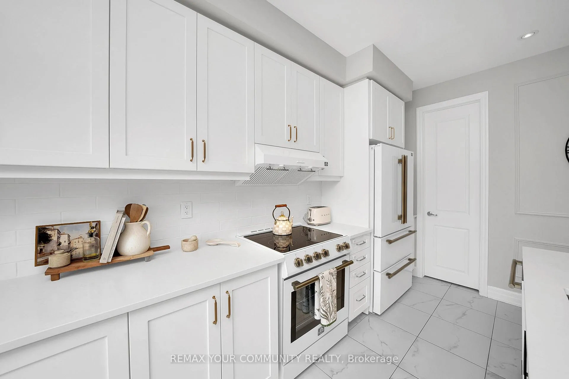 Photo 6 of 313 Kleinburg Summit Way, Vaughan, Kleinburg — HOMEH