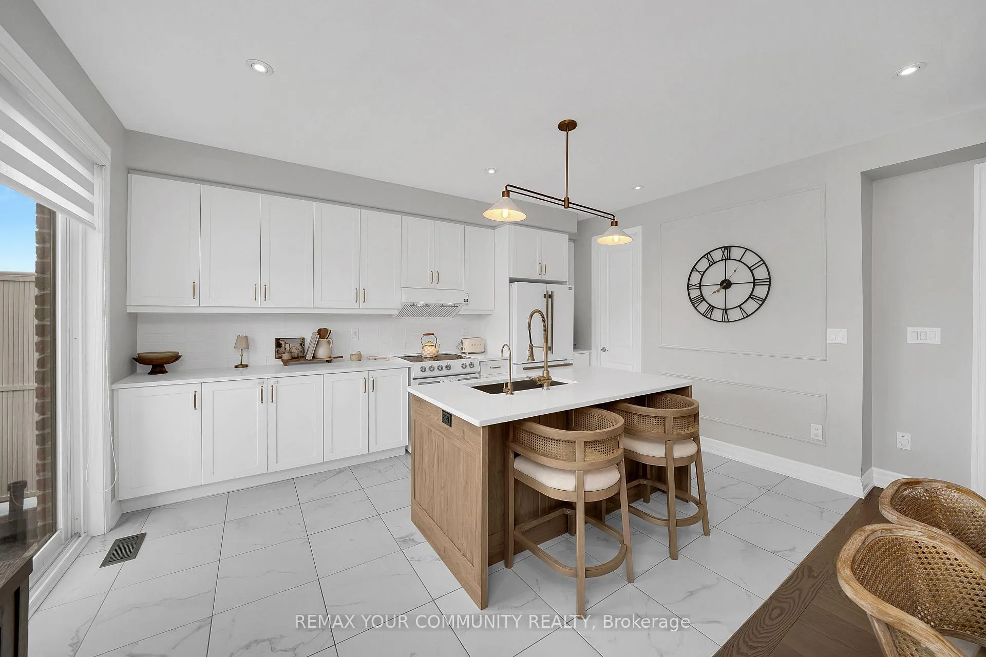 Photo 8 of 313 Kleinburg Summit Way, Vaughan, Kleinburg — HOMEH