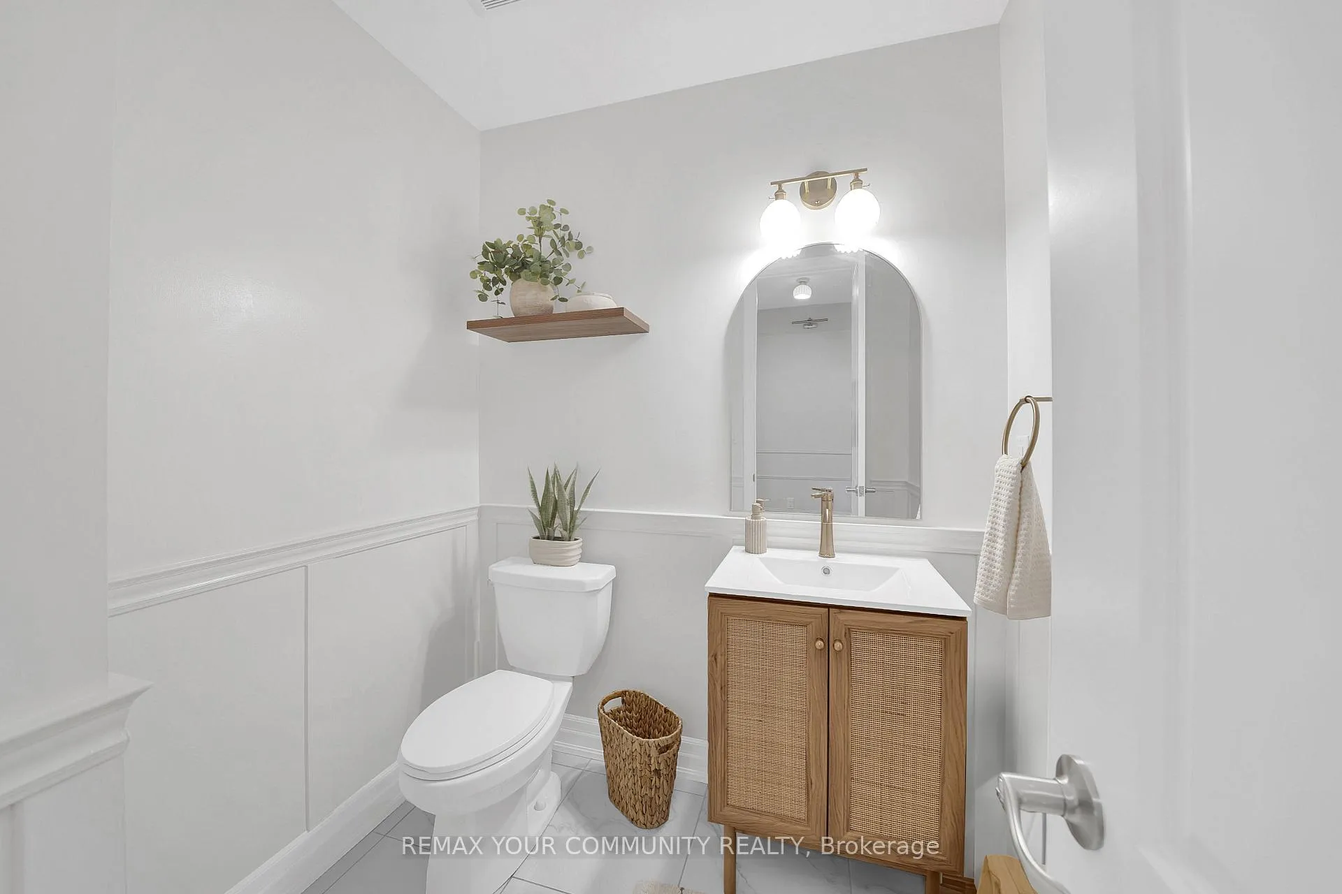 Photo 11 of 313 Kleinburg Summit Way, Vaughan, Kleinburg — HOMEH
