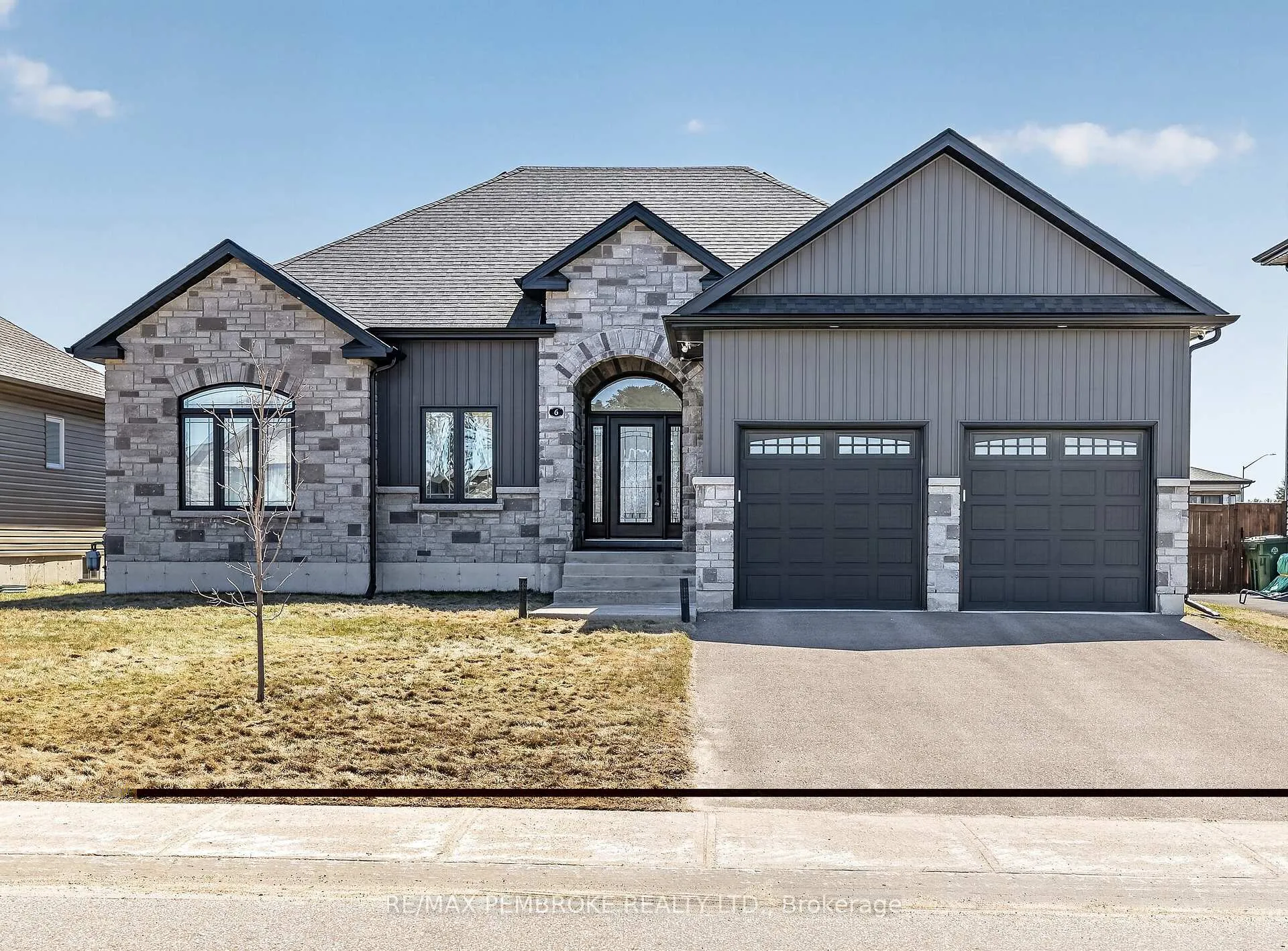 Photo 1 of 6 Nile Street, Petawawa — HOMEH
