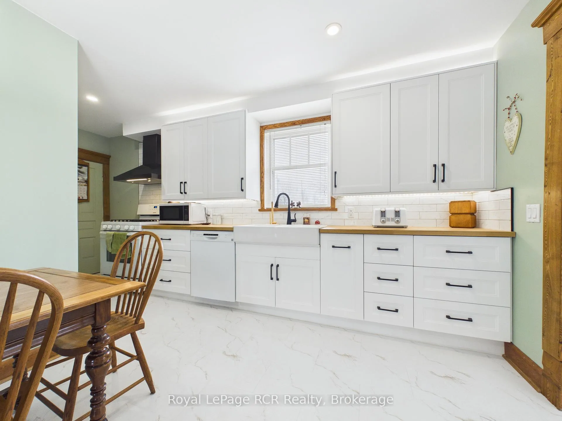 Photo 10 of 45 Clyde Street, Morris Turnberry, Bluevale — HOMEH