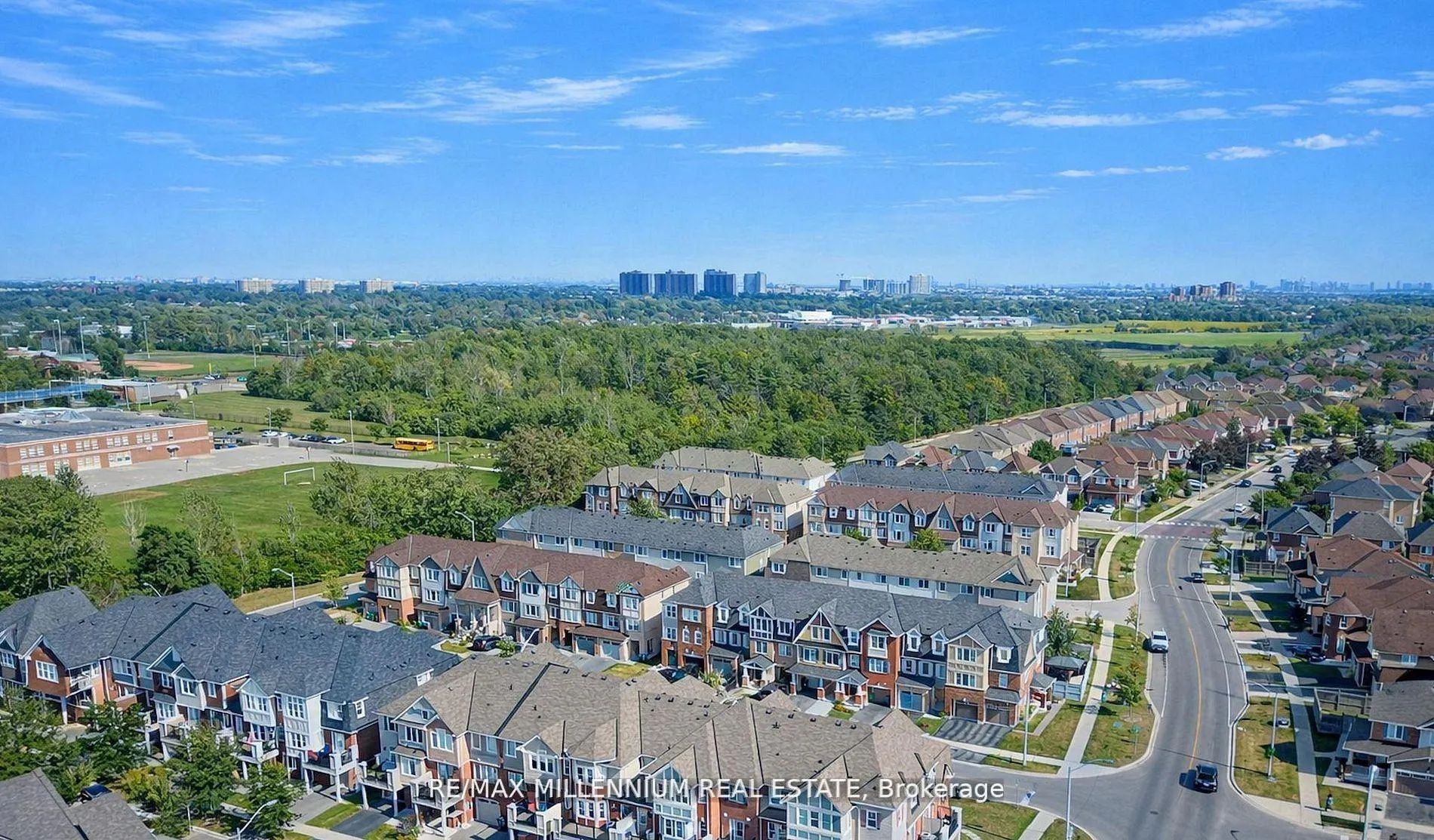 Photo 21 of 53 Colonel Frank Ching Crescent, Brampton, Fletcher's West — HOMEH