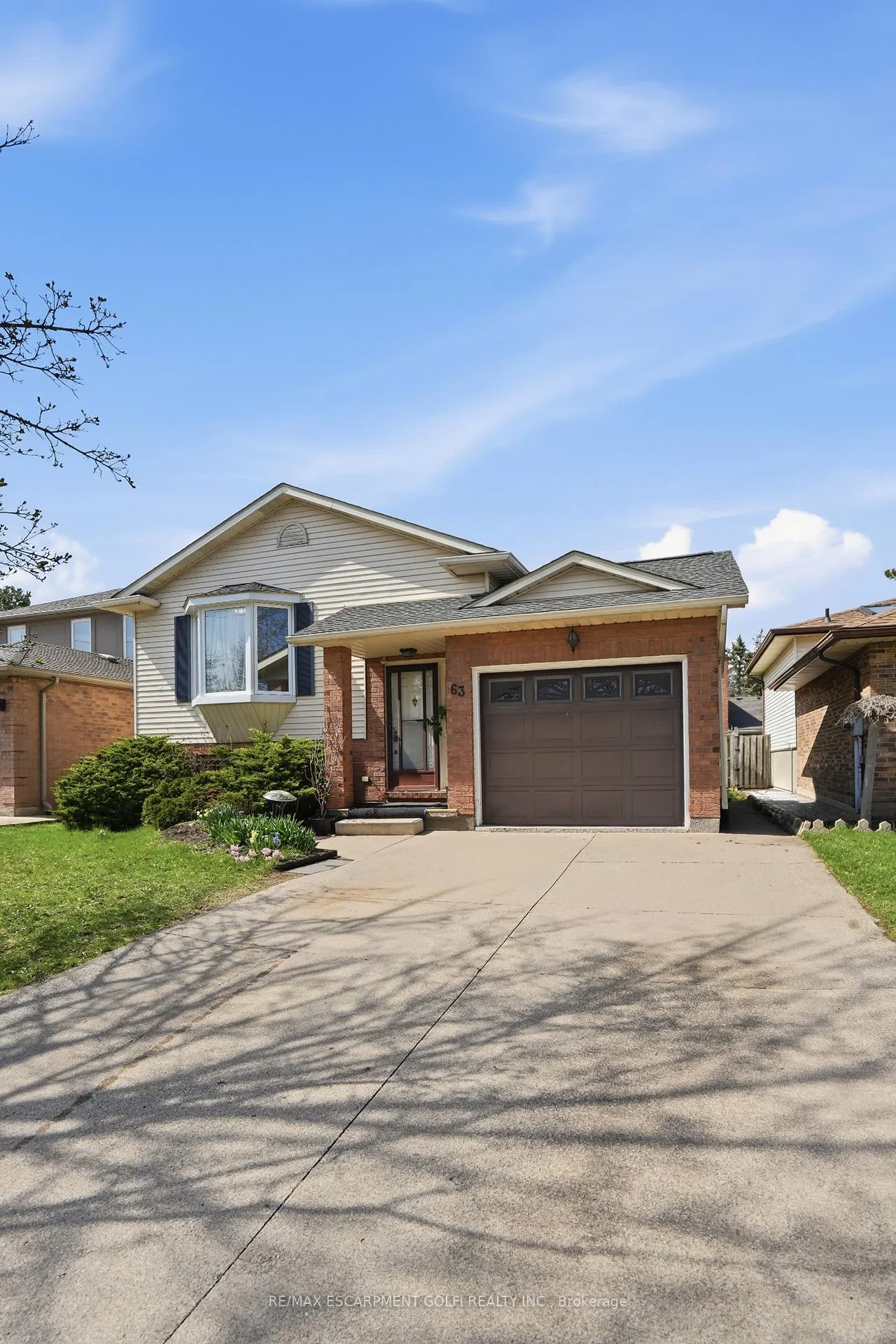 Photo 4 of 63 Linwell Road, St. Catharines, Lakeport — HOMEH