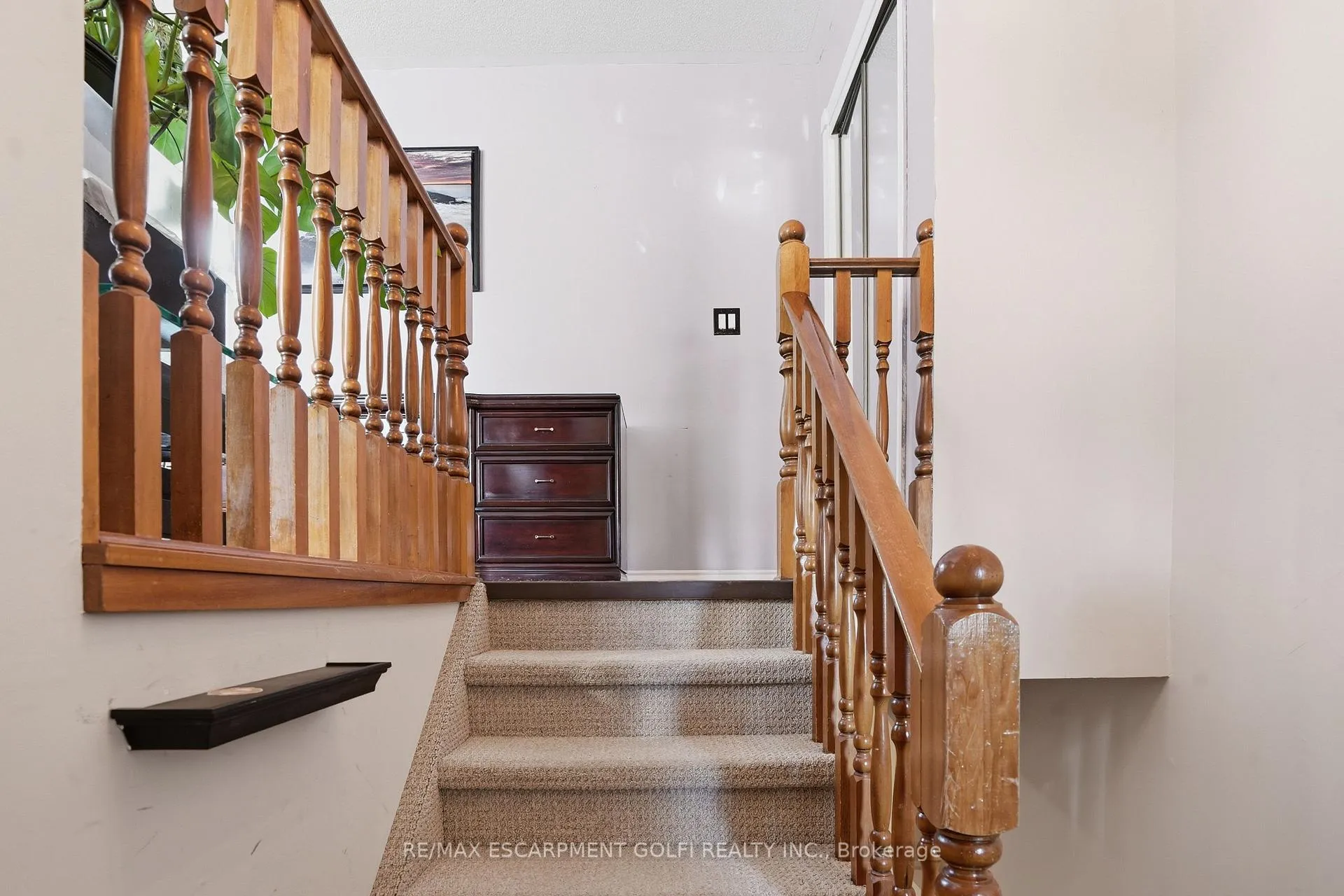 Photo 7 of 63 Linwell Road, St. Catharines, Lakeport — HOMEH
