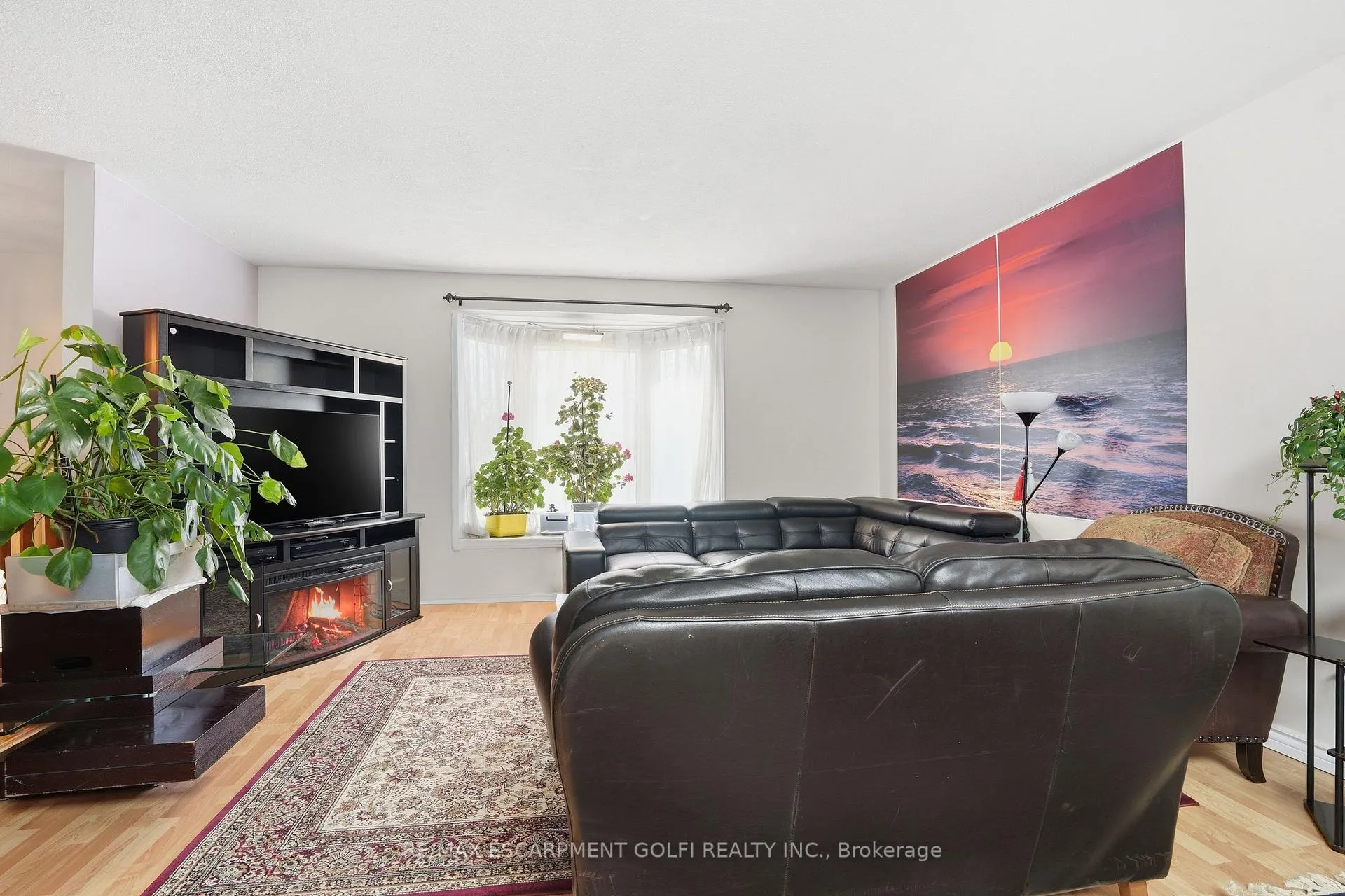 Photo 9 of 63 Linwell Road, St. Catharines, Lakeport — HOMEH