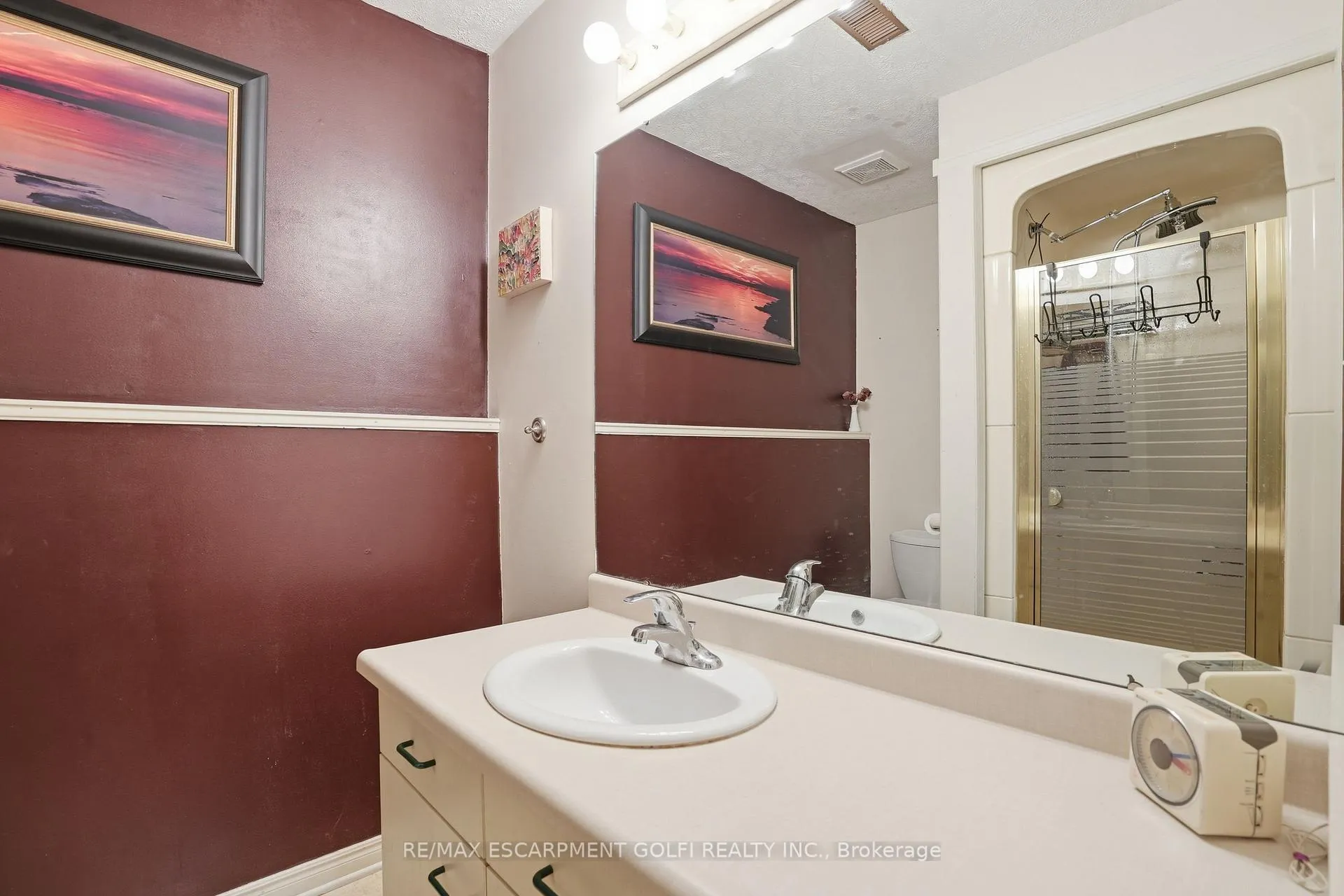 Photo 31 of 63 Linwell Road, St. Catharines, Lakeport — HOMEH