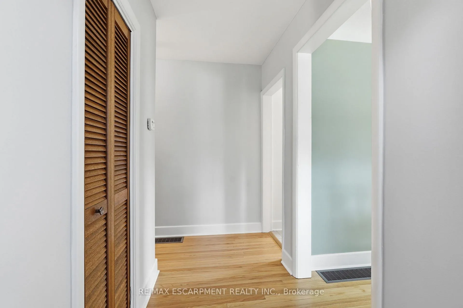 Photo 12 of 30 West 22nd Street, Hamilton, Westcliffe — HOMEH