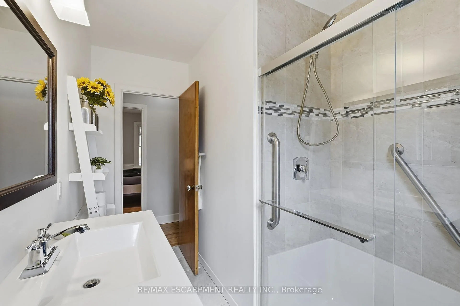 Photo 25 of 30 West 22nd Street, Hamilton, Westcliffe — HOMEH