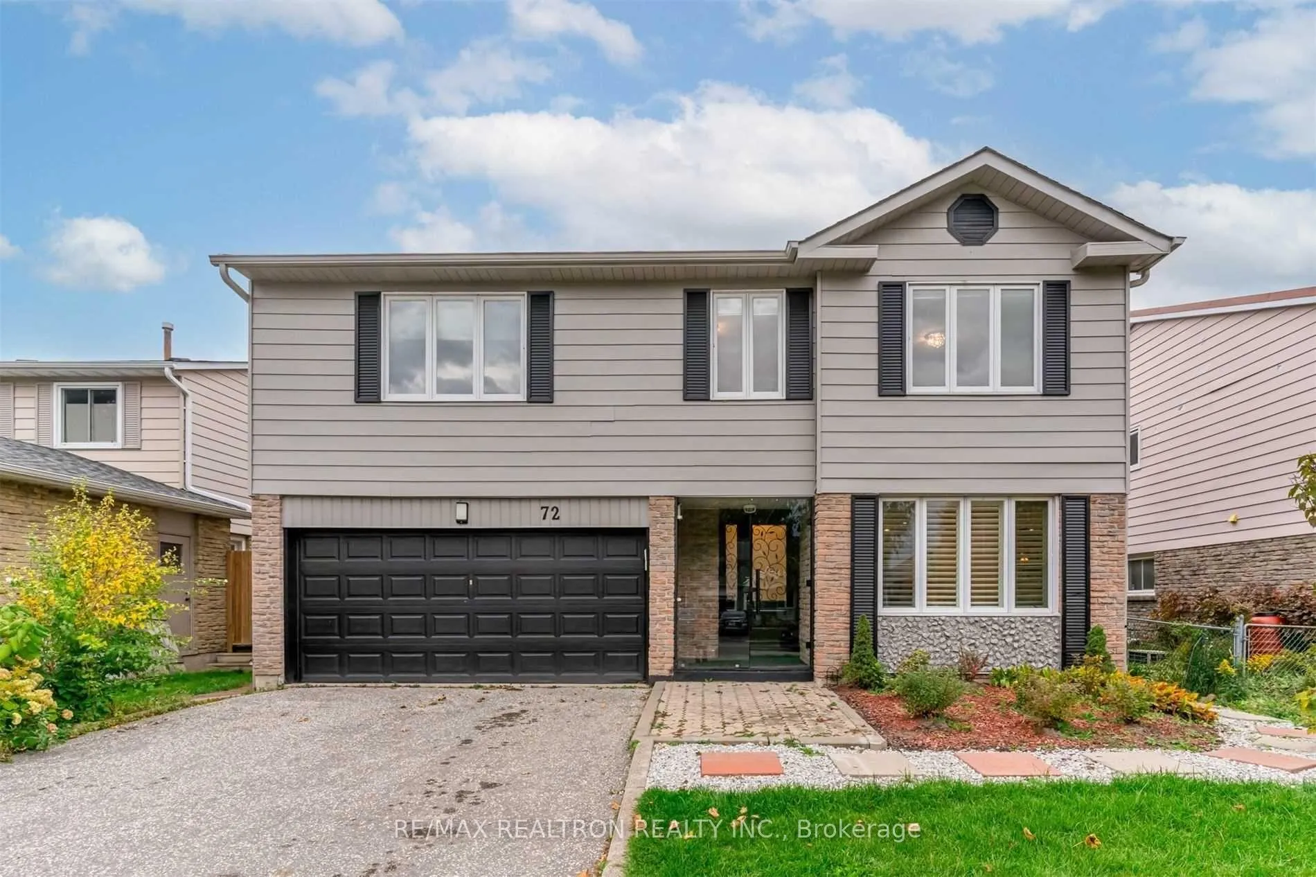 Photo 1 of 72 Ashton Road, Newmarket, Huron Heights-Leslie Valley — HOMEH