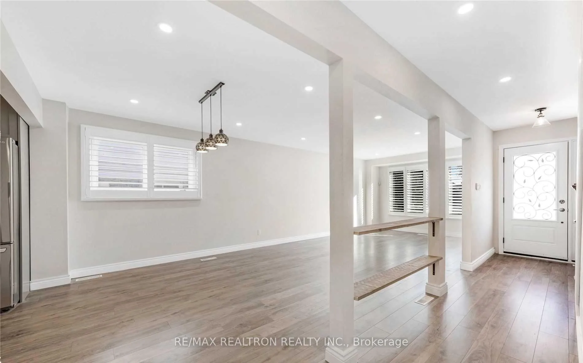 Photo 5 of 72 Ashton Road, Newmarket, Huron Heights-Leslie Valley — HOMEH