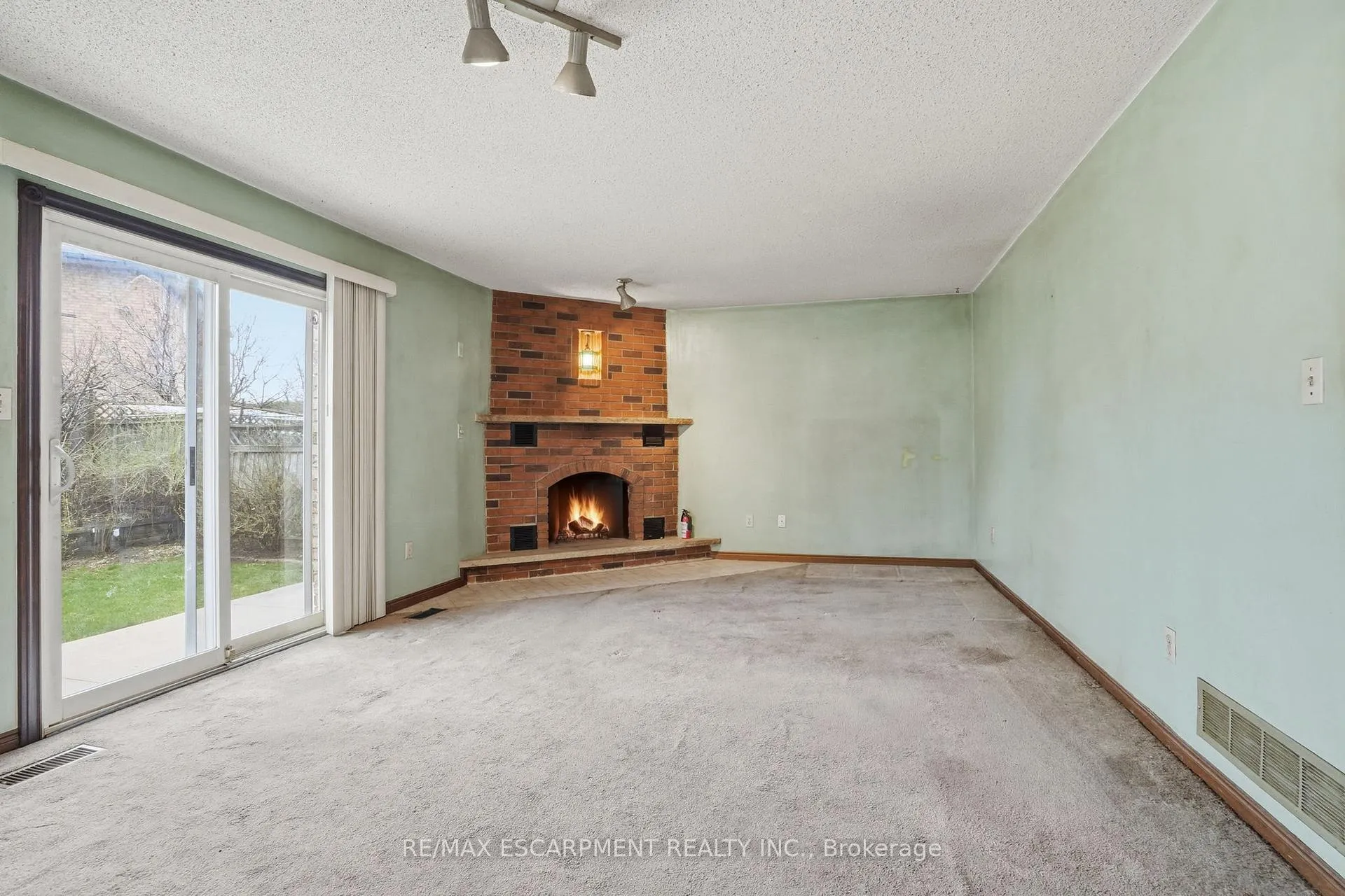 Photo 8 of 60 Rexford Drive, Hamilton, Randall — HOMEH