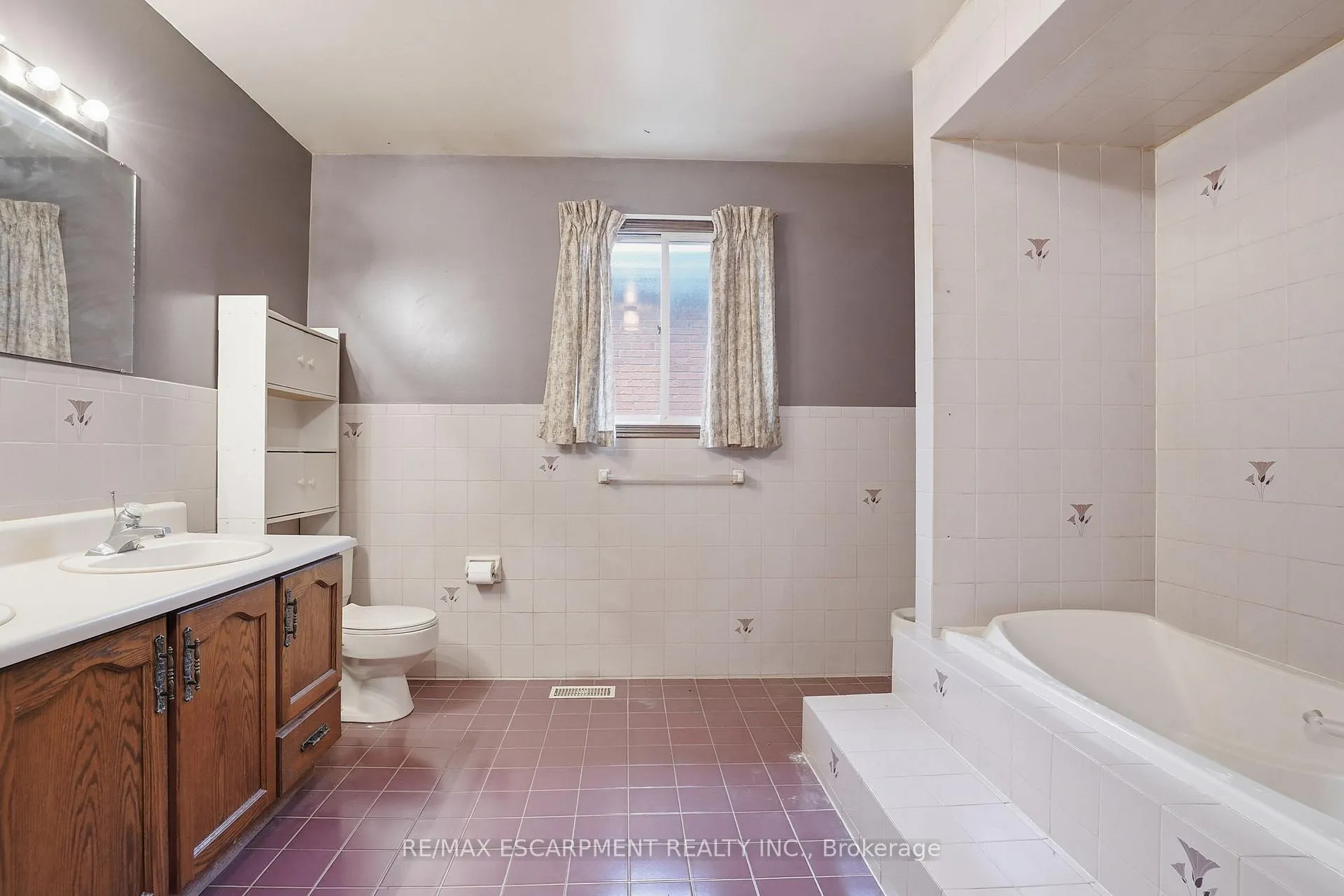 Photo 27 of 60 Rexford Drive, Hamilton, Randall — HOMEH