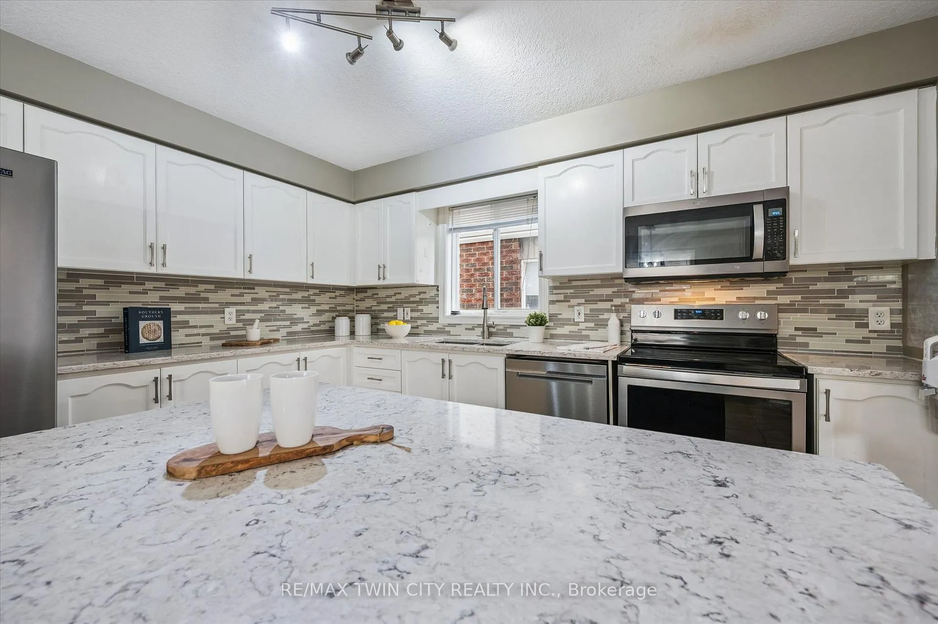 Photo 11 of 62 Hilltop Road, Guelph, Victoria North — HOMEH