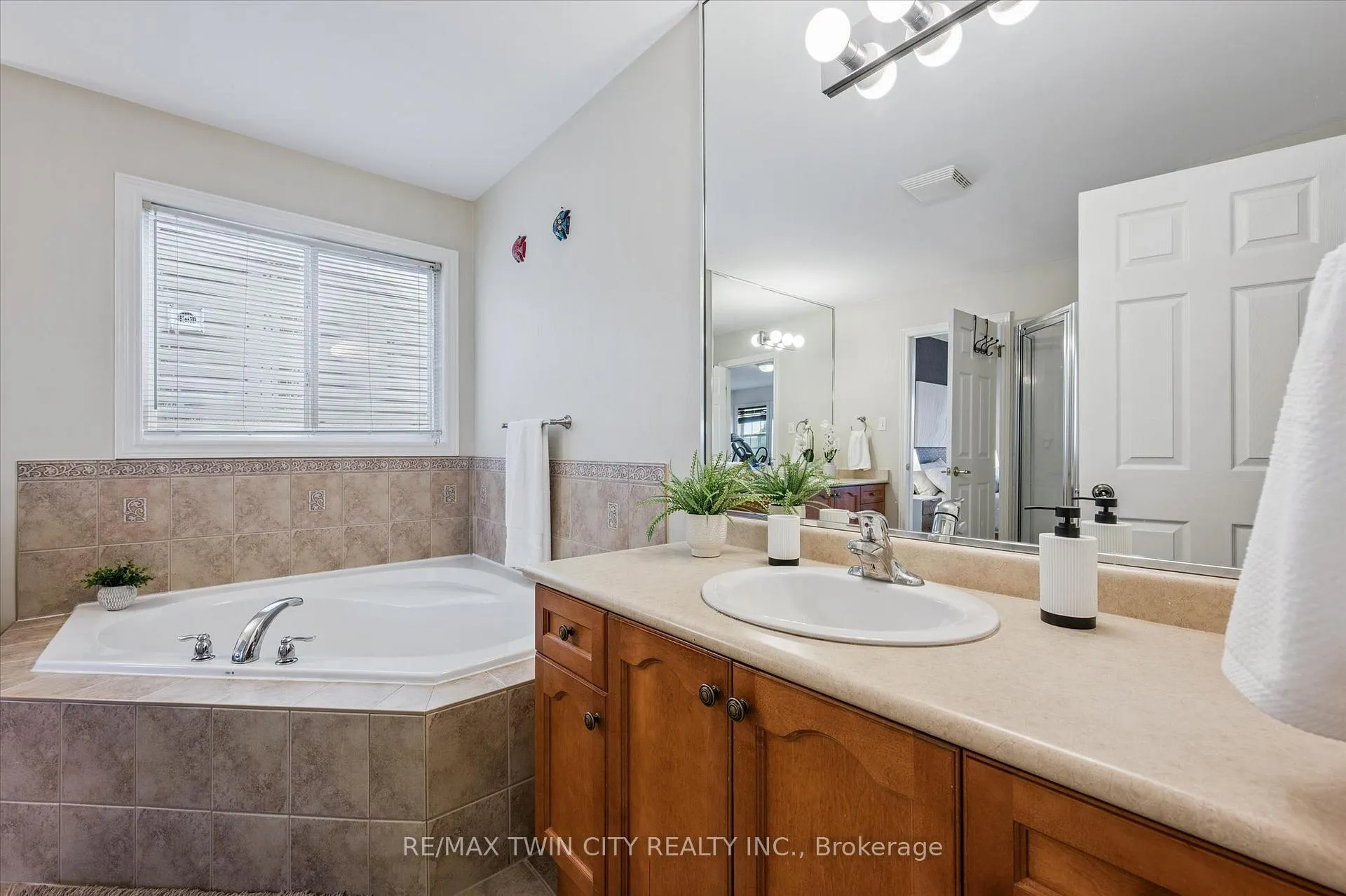 Photo 23 of 62 Hilltop Road, Guelph, Victoria North — HOMEH