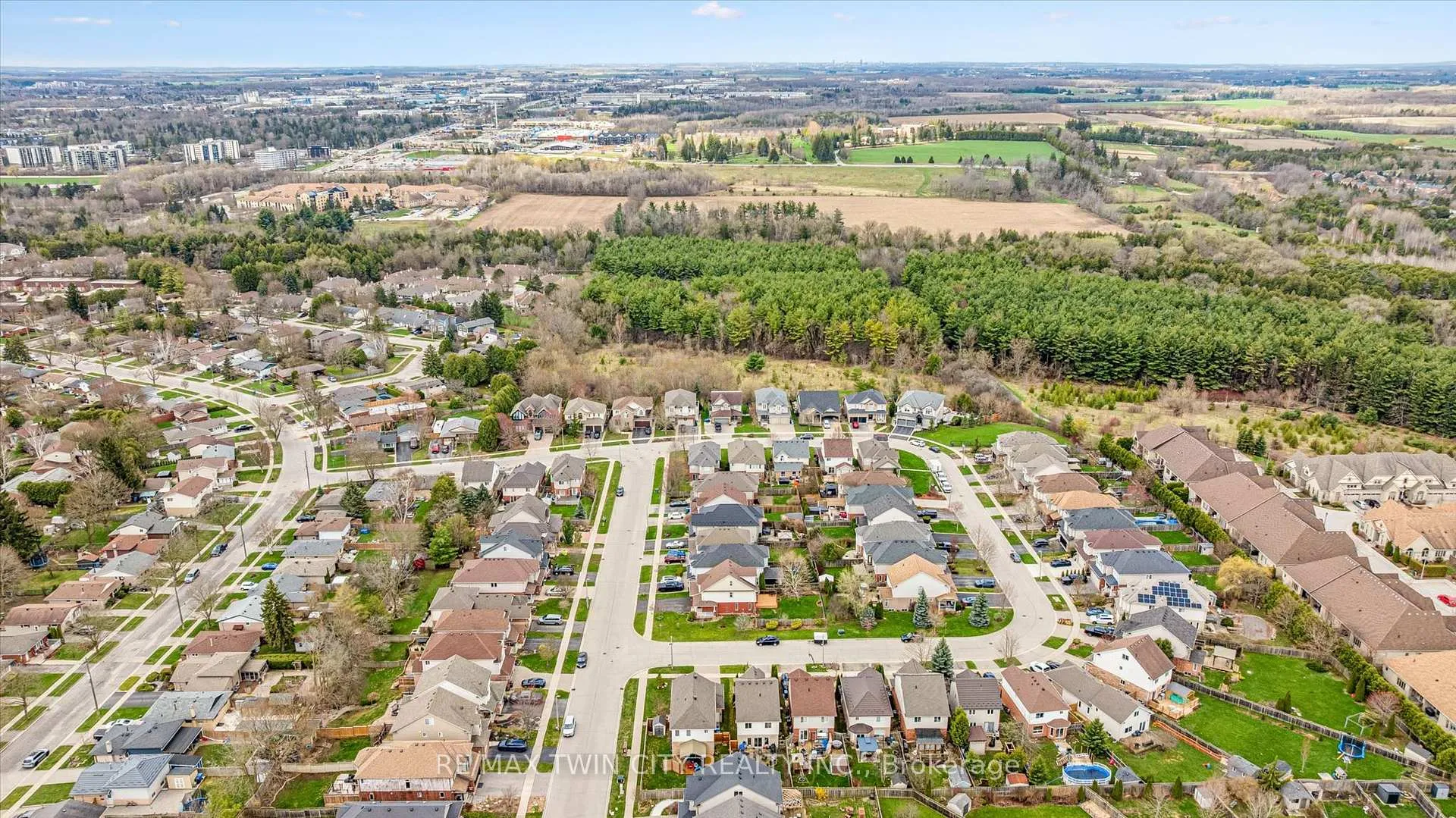 Photo 42 of 62 Hilltop Road, Guelph, Victoria North — HOMEH