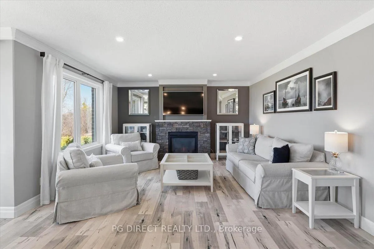Photo 6 of 20 Granby Court, Belleville, Belleville Ward — HOMEH
