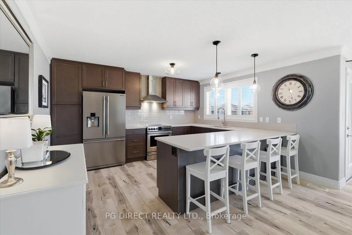 Photo 8 of 20 Granby Court, Belleville, Belleville Ward — HOMEH