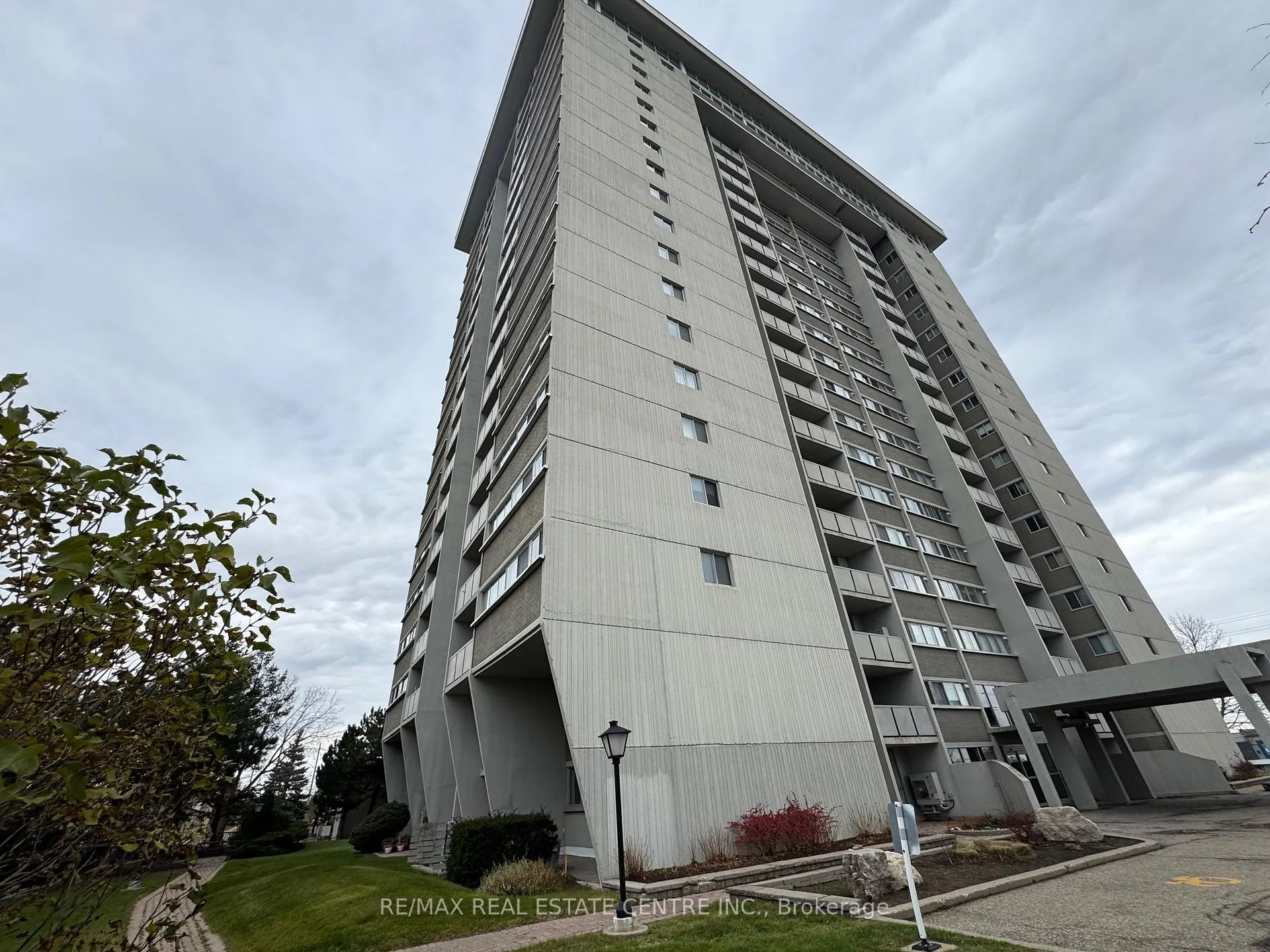 Photo 3 of Unit 603, 375 King Street N, Waterloo — HOMEH
