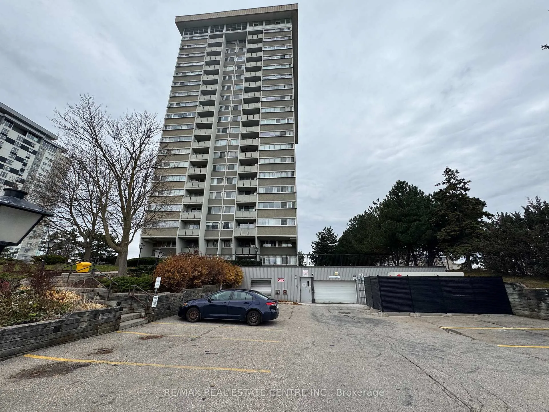 Photo 6 of Unit 603, 375 King Street N, Waterloo — HOMEH