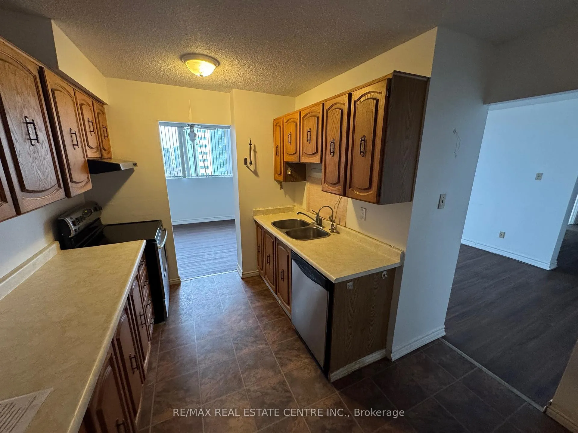 Photo 11 of Unit 603, 375 King Street N, Waterloo — HOMEH