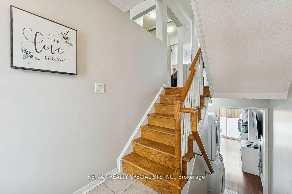 Photo 3 of Unit 51, 57 Brickyard Way, Brampton, Brampton North — HOMEH