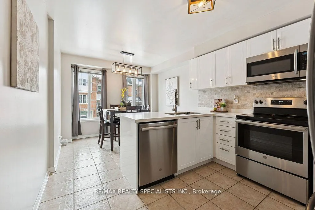 Photo 4 of Unit 51, 57 Brickyard Way, Brampton, Brampton North — HOMEH
