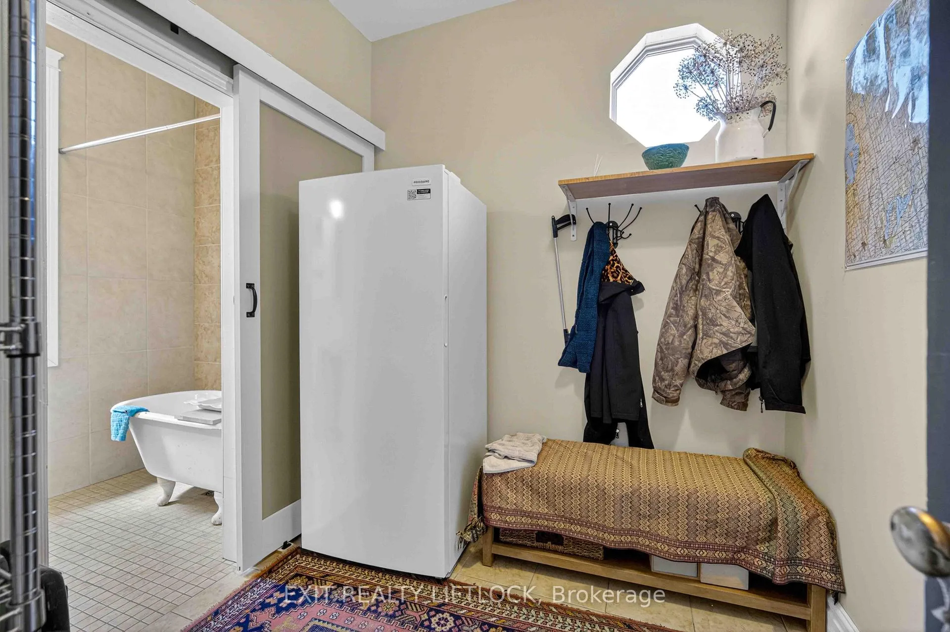Photo 16 of 128 Sutherland Place, Peterborough, Ashburnham Ward 4 — HOMEH