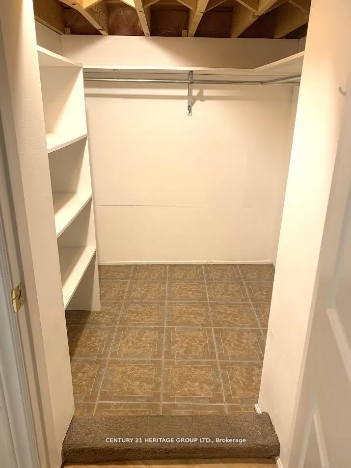 Photo 4 of Unit LOWER, 536 Summeridge Drive, Vaughan, Patterson — HOMEH