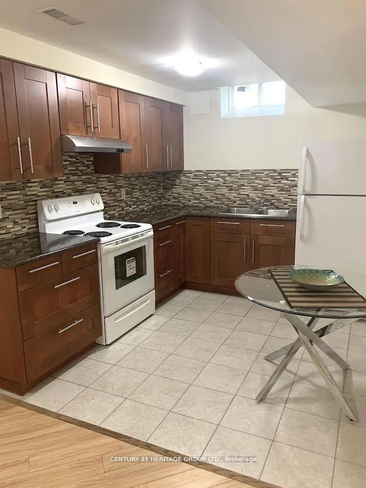 Photo 6 of Unit LOWER, 536 Summeridge Drive, Vaughan, Patterson — HOMEH