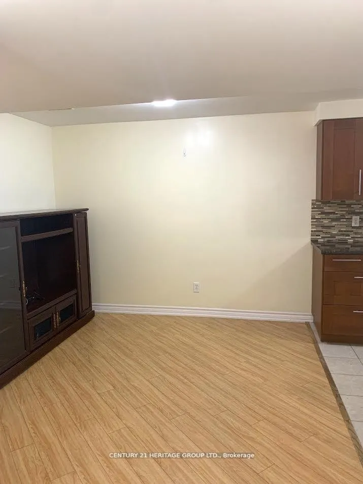 Photo 9 of Unit LOWER, 536 Summeridge Drive, Vaughan, Patterson — HOMEH