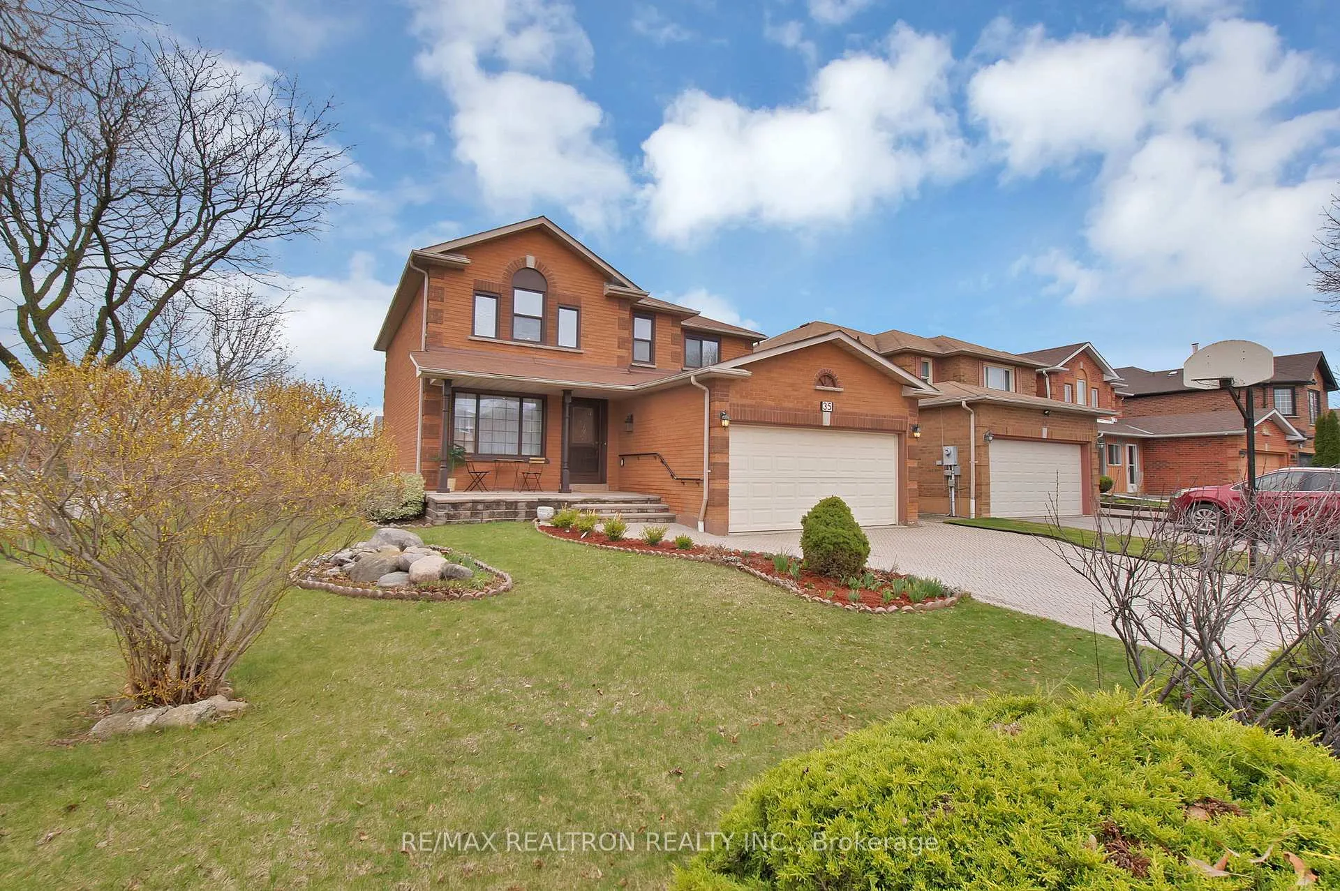 Photo 3 of 35 Glenheather Terrace, Scarborough, Rouge — HOMEH
