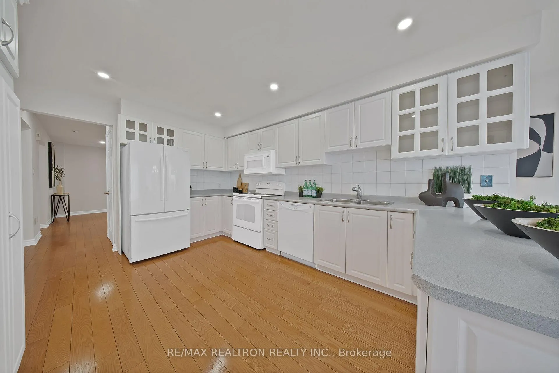 Photo 21 of 35 Glenheather Terrace, Scarborough, Rouge — HOMEH